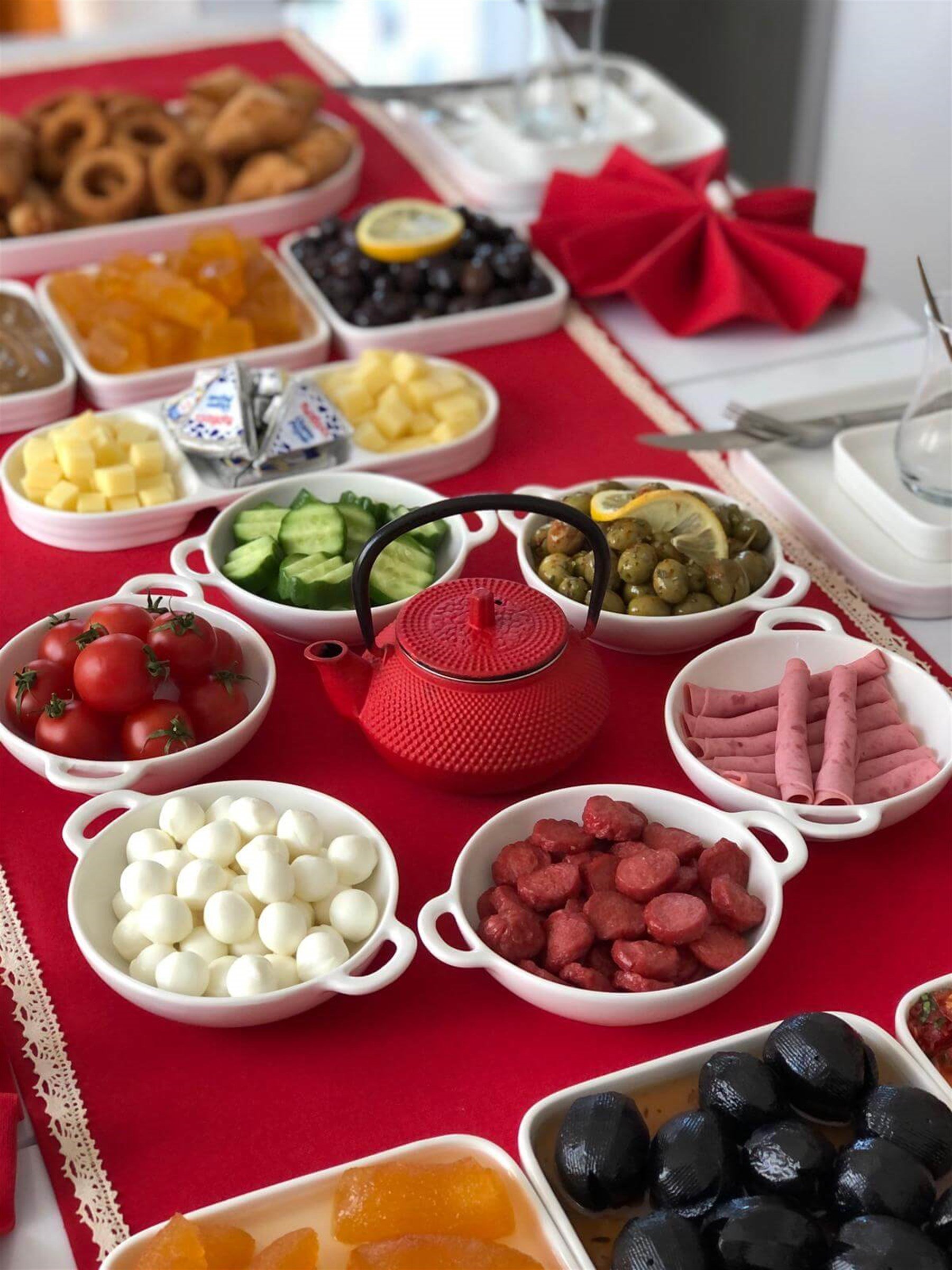 28 Parça 6 Kişilik Porselen Kahvaltı Takımı