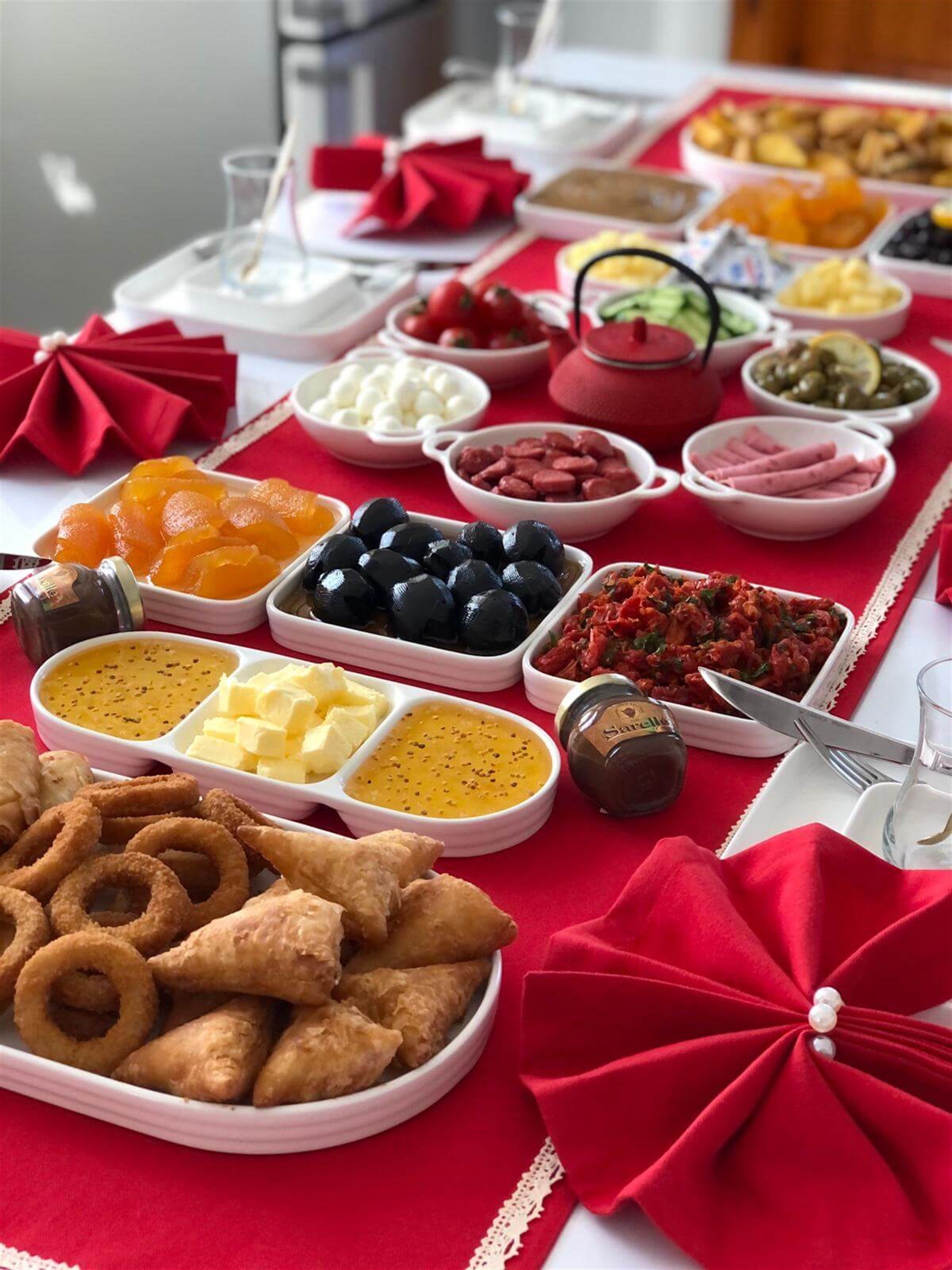 28 Parça 6 Kişilik Porselen Kahvaltı Takımı