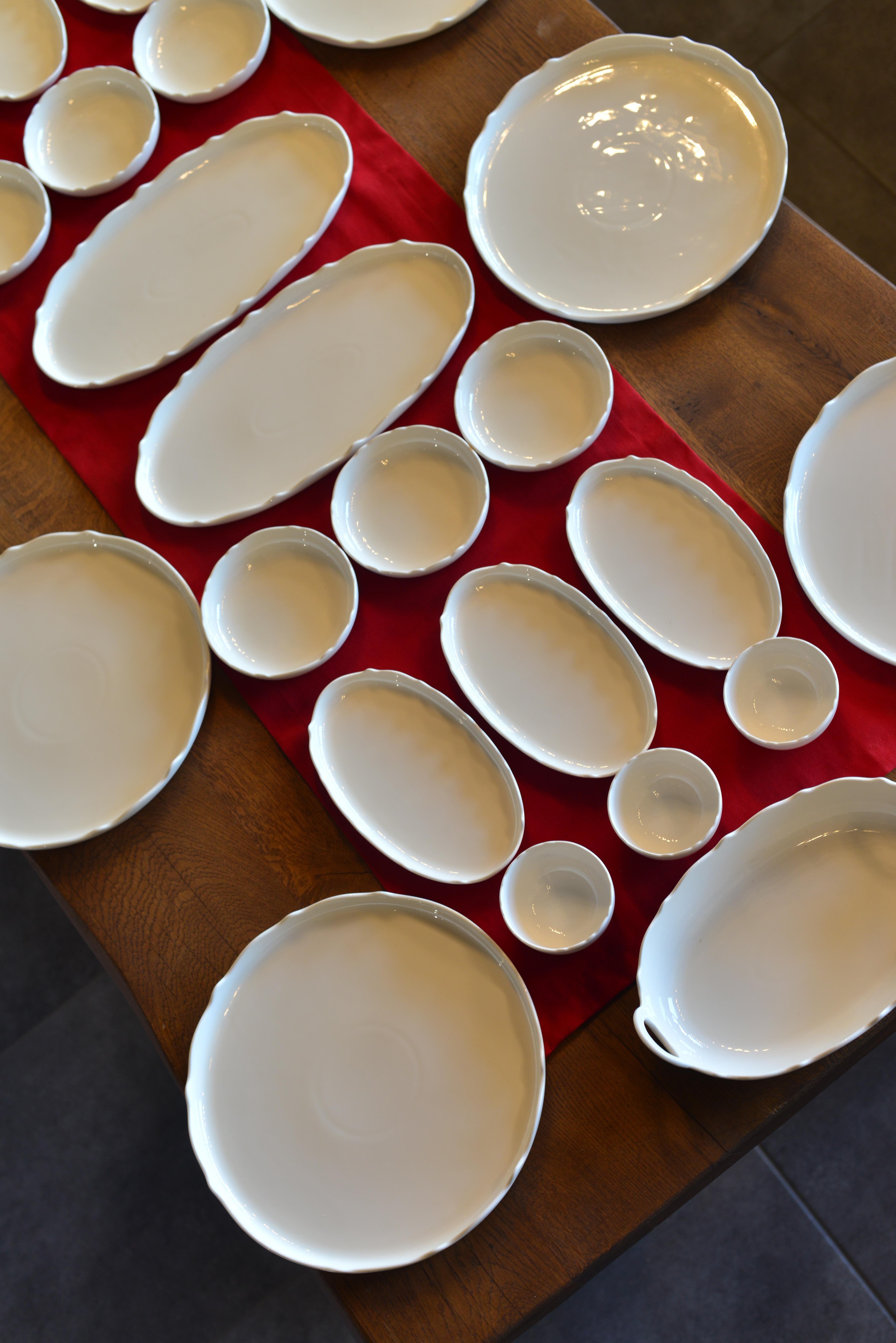 30 Parça 8 kişilik Porselen Kahvaltı / Yemek Seti 