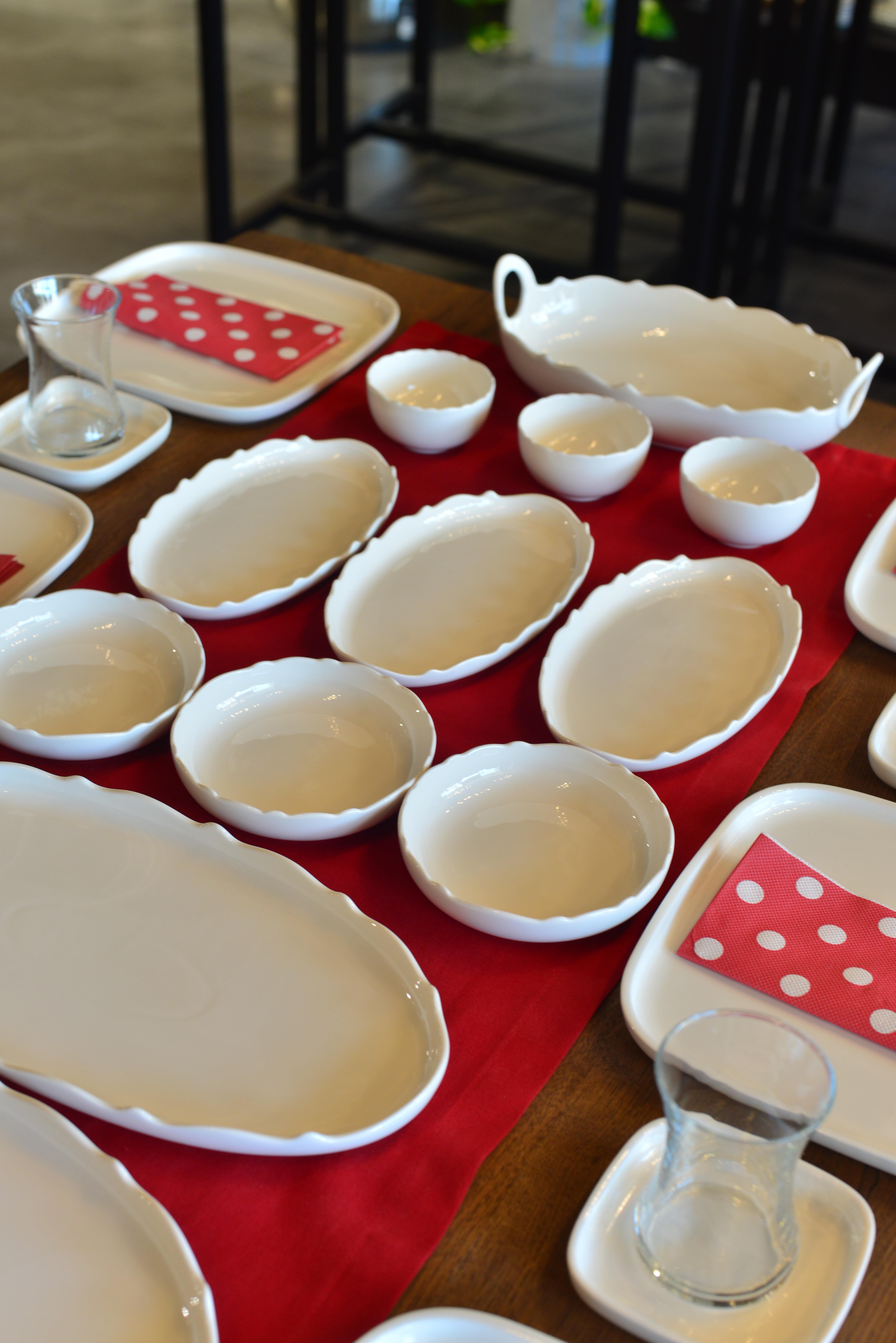 38 Parça 8 kişilik Porselen Kahvaltı / Yemek Seti 