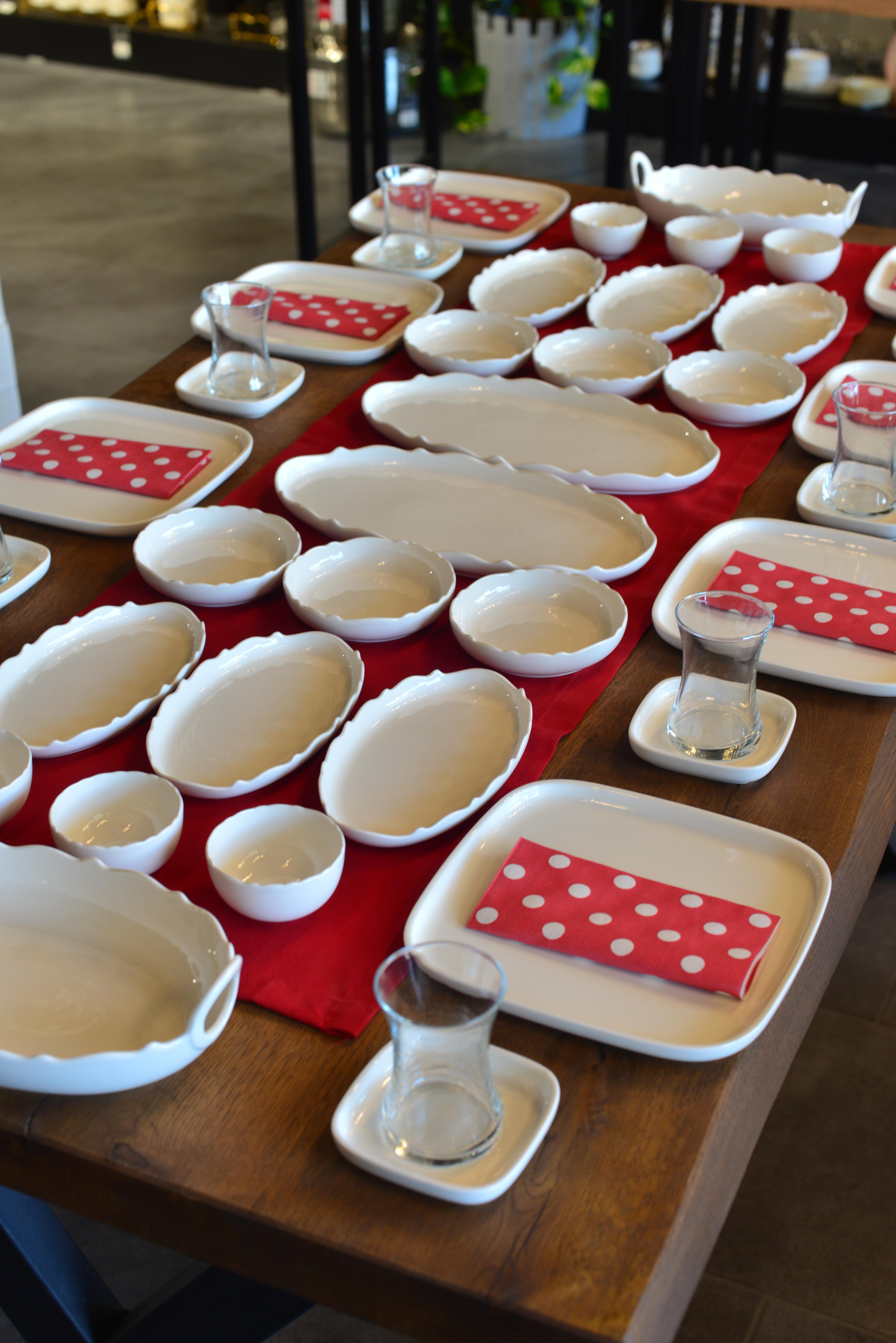 38 Parça 8 kişilik Porselen Kahvaltı / Yemek Seti 