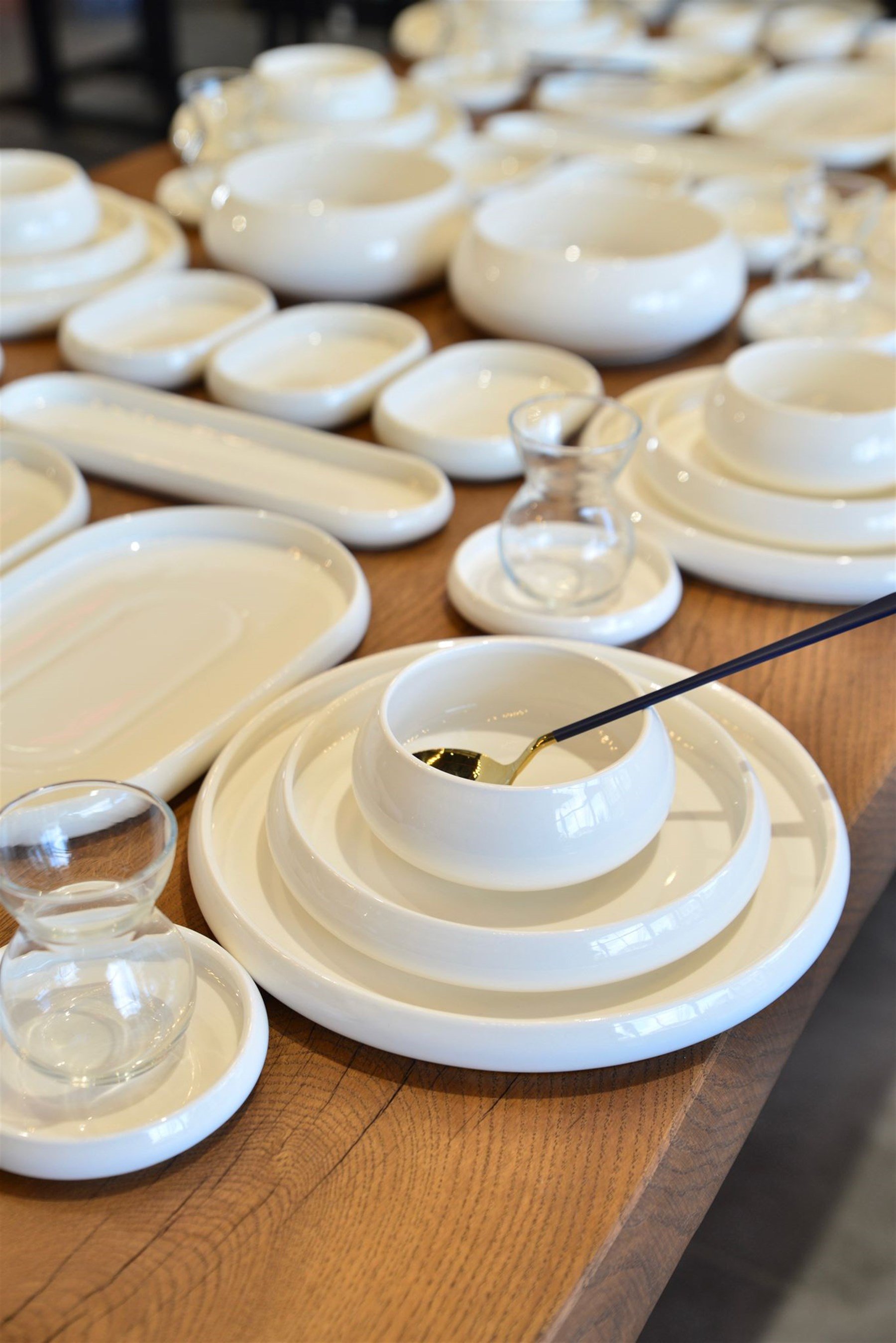 52 Parça 8 kişilik Porselen Yemek / Kahvaltı Seti 