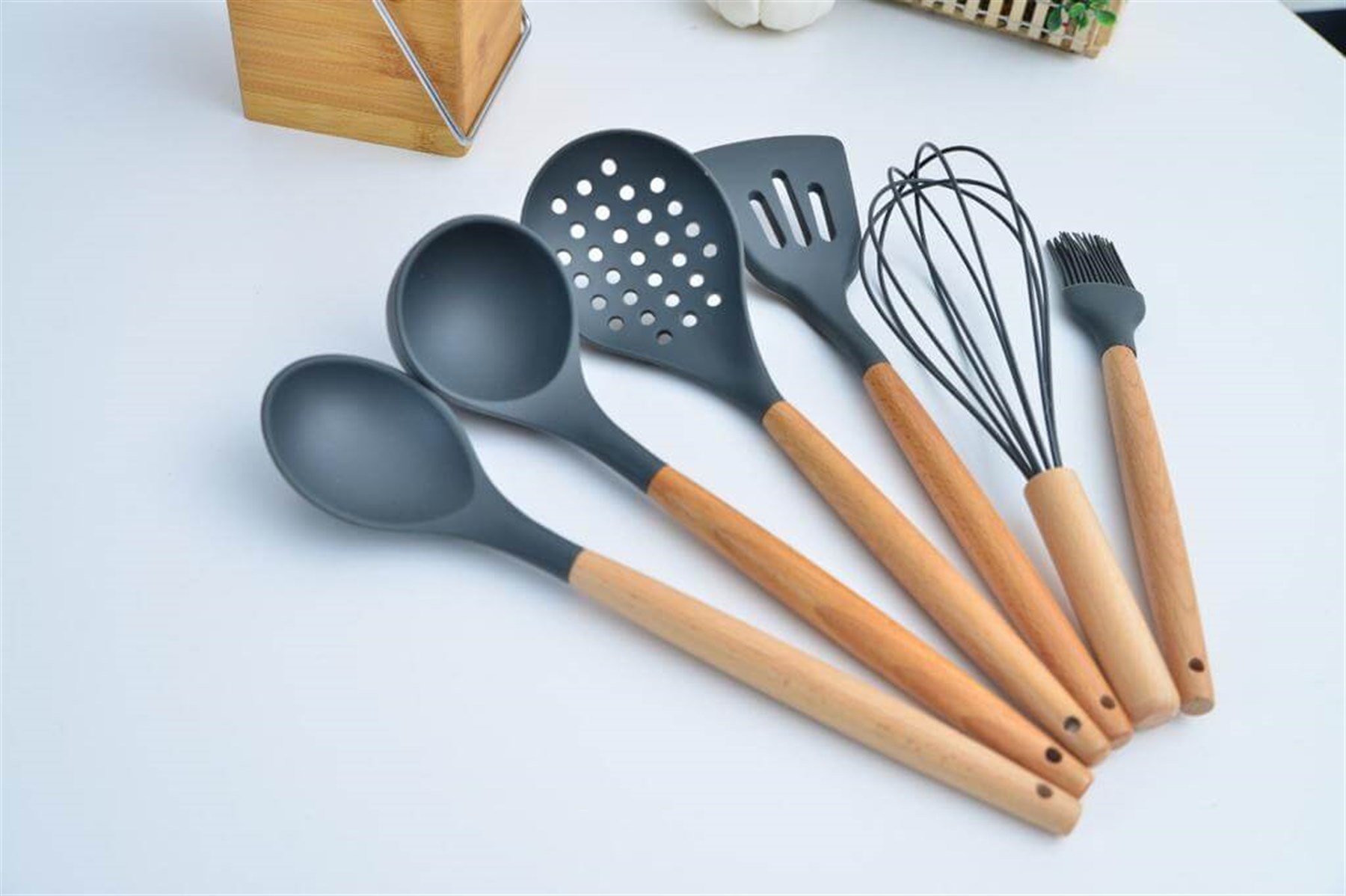 7 Parça Bambu Saplı Silikon Servis Seti