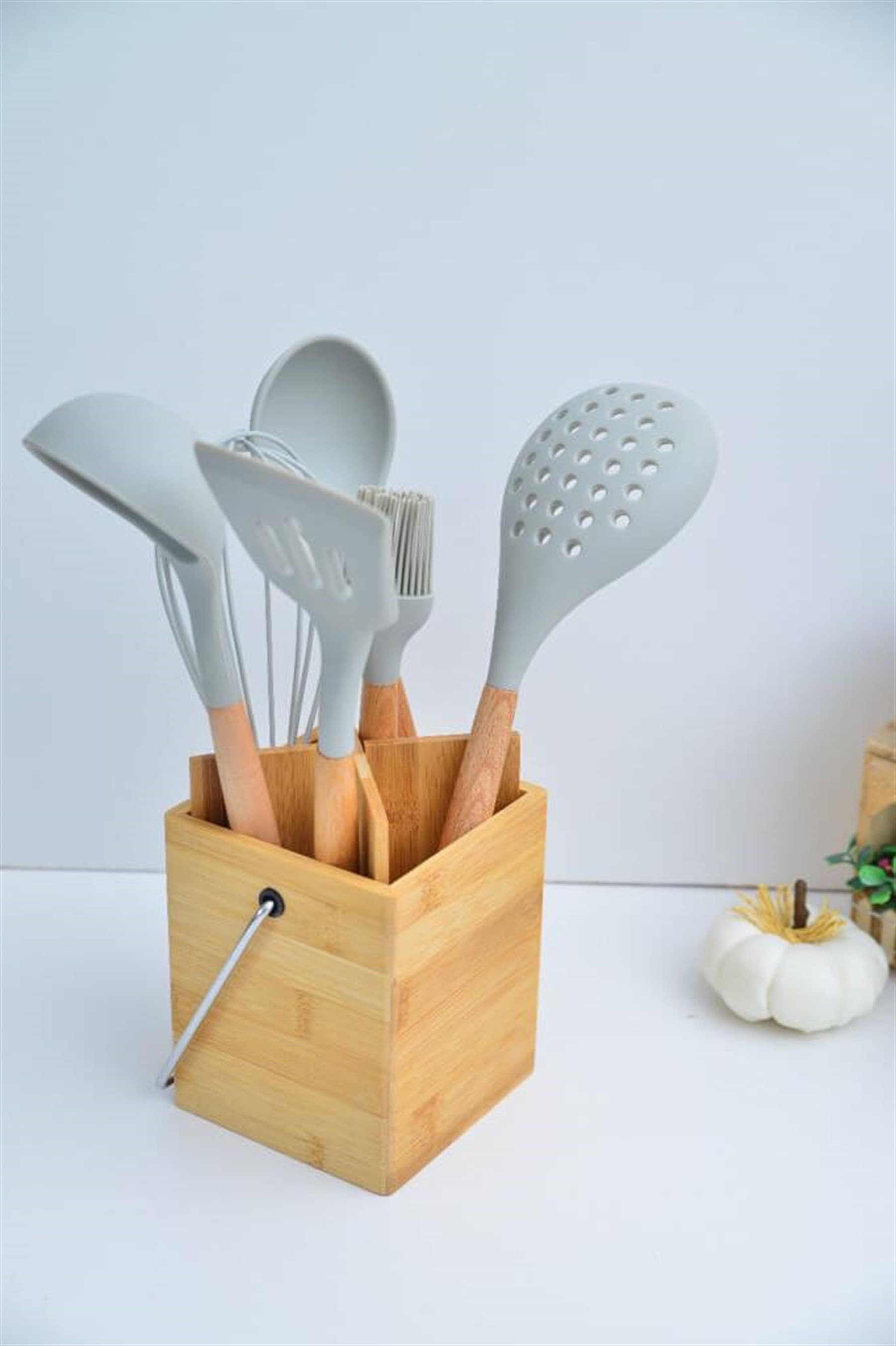 7 Parça Bambu Saplı Silikon Servis Seti