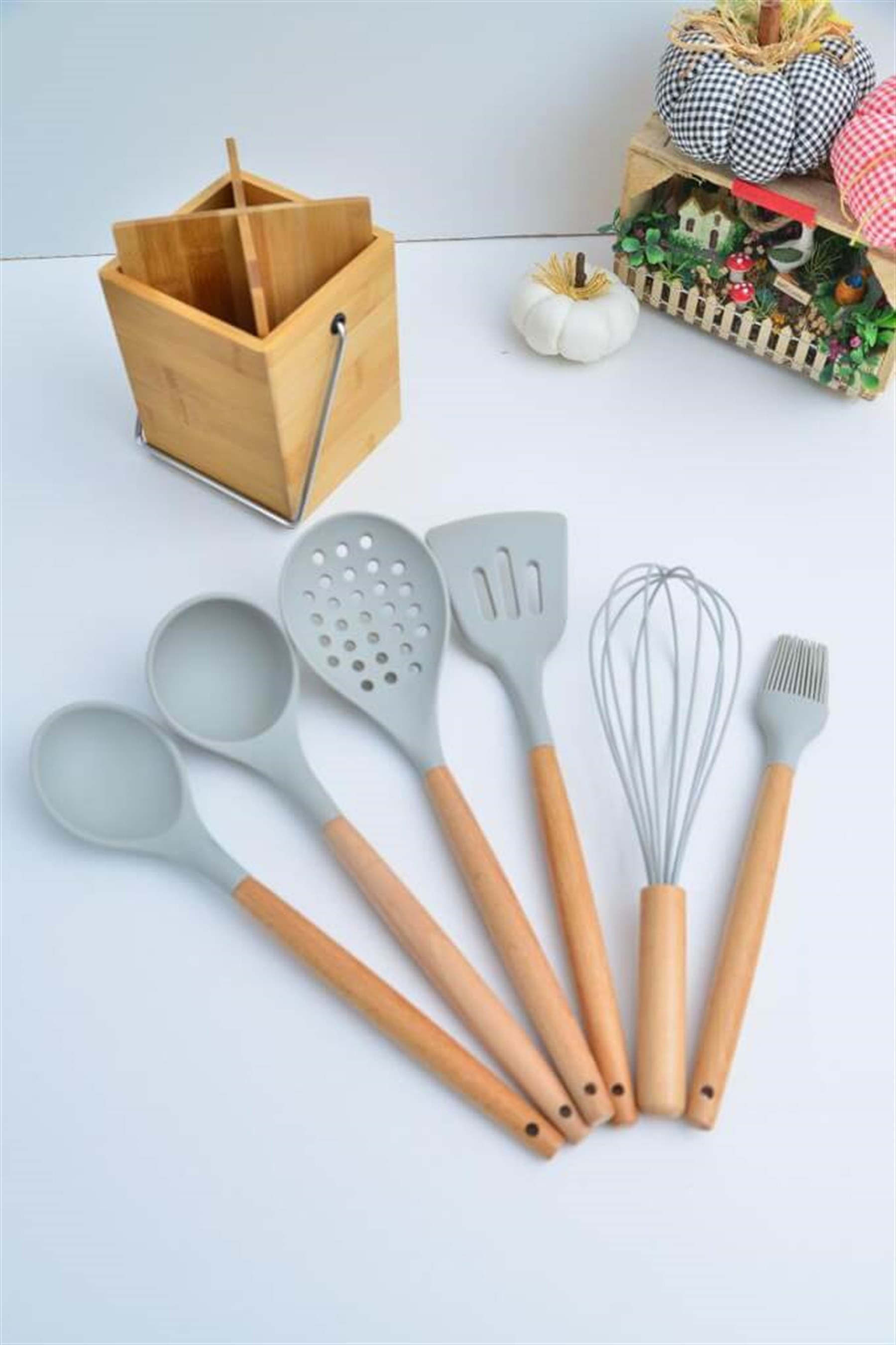 7 Parça Bambu Saplı Silikon Servis Seti