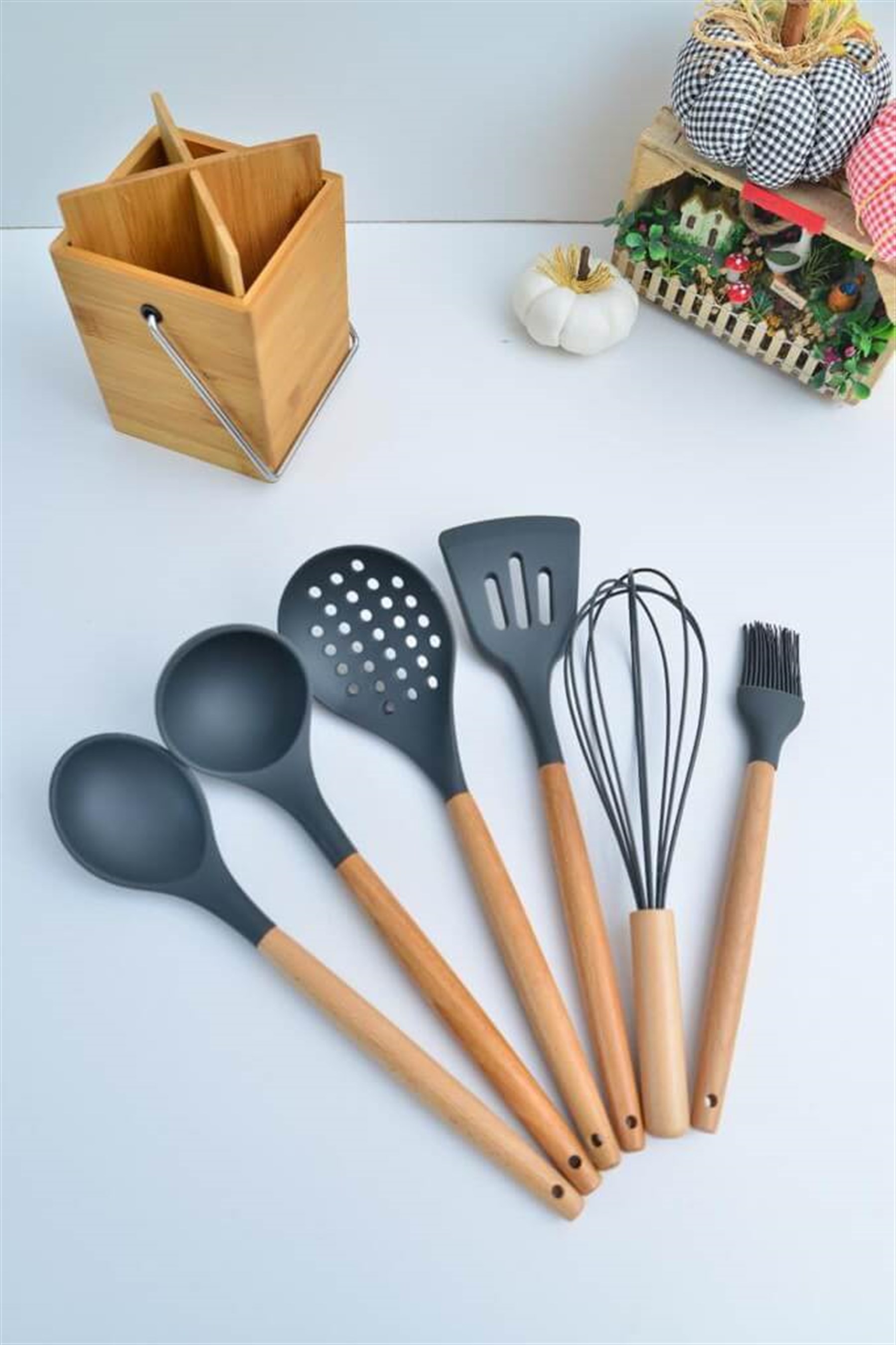 7 Parça Bambu Saplı Silikon Servis Seti