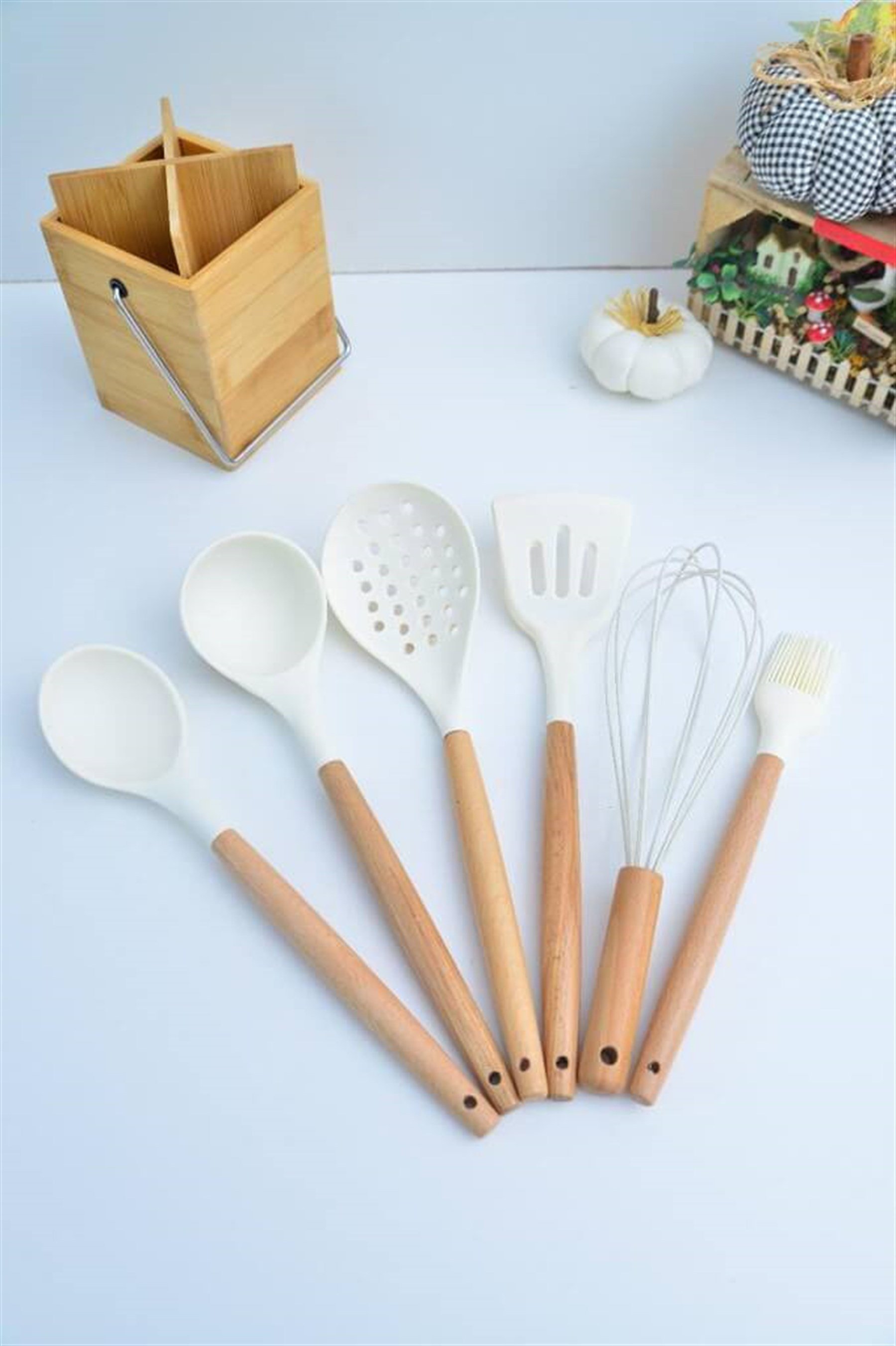 7 Parça Bambu Saplı Silikon Servis Seti