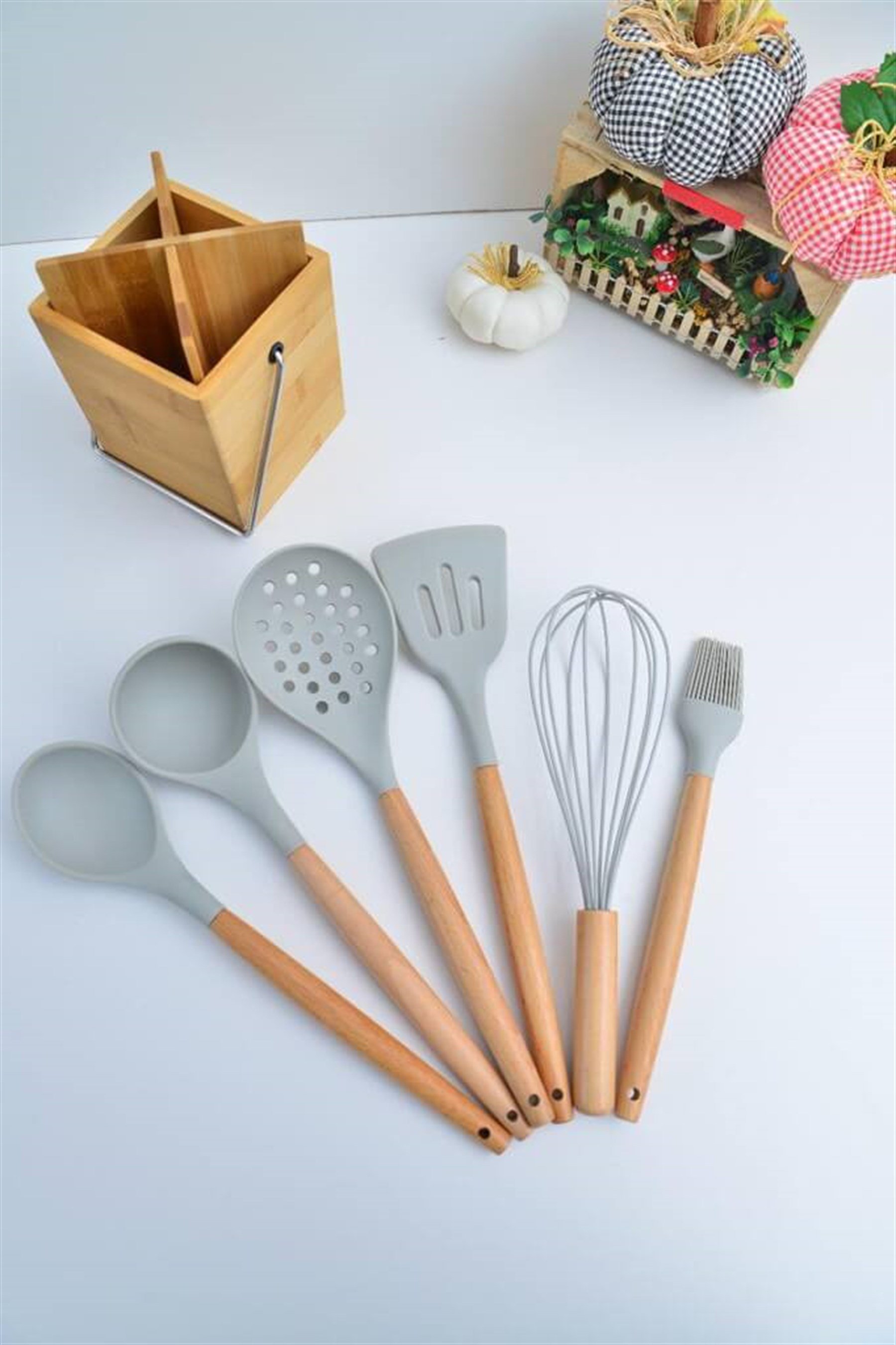 7 Parça Bambu Saplı Silikon Servis Seti