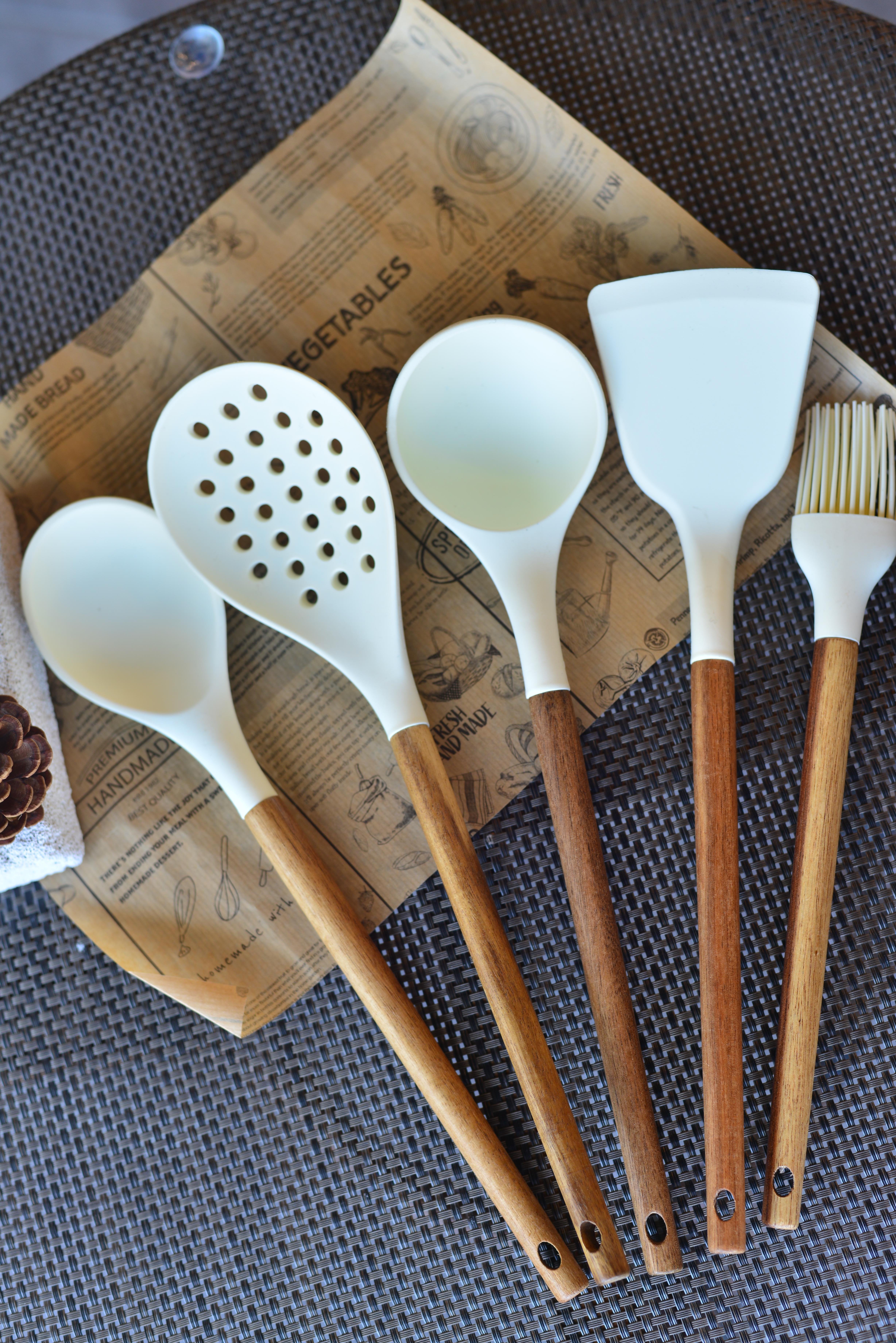 Akasya Saplı 5 Li Silikon Spatula Kepçe Seti / Krem