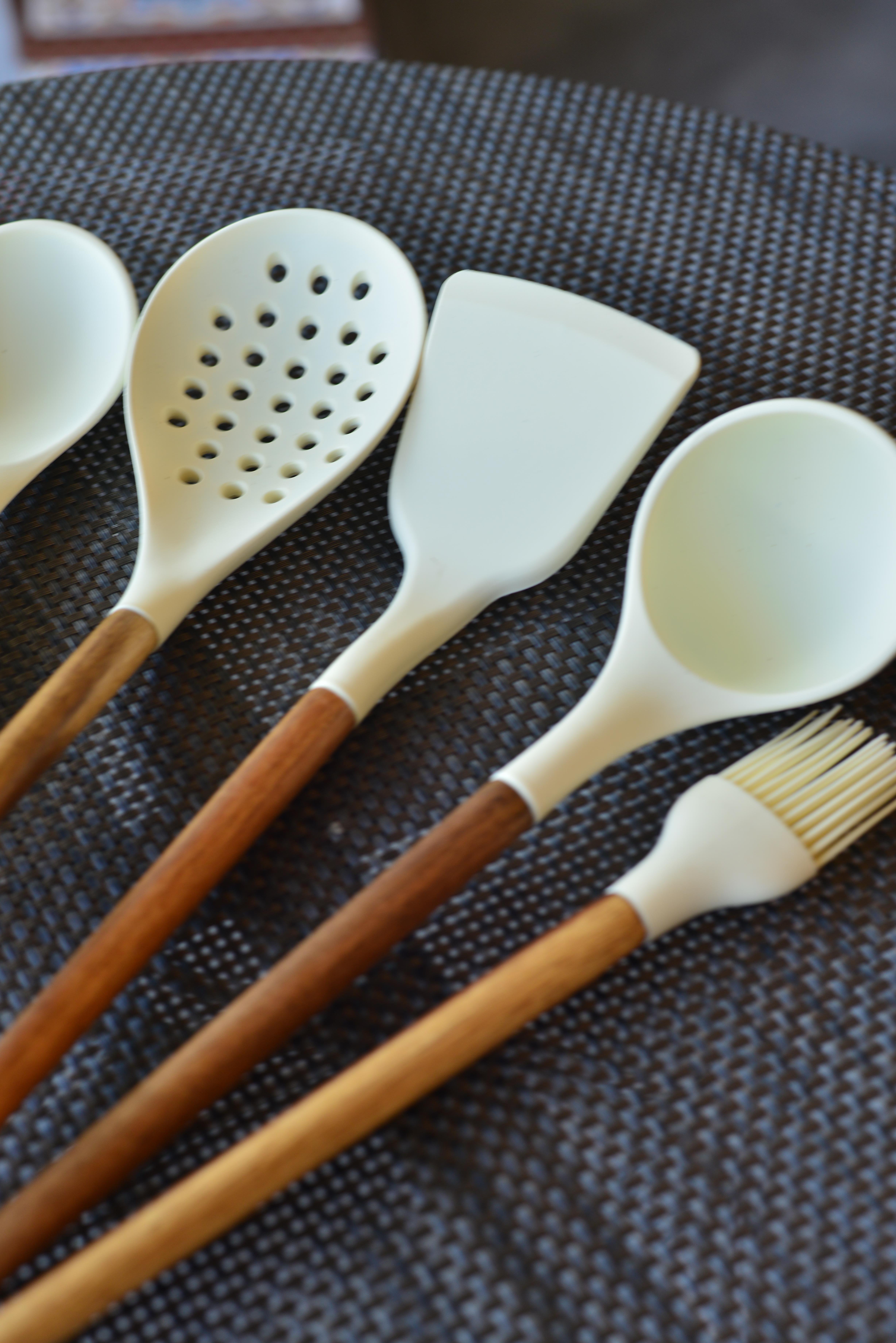 Akasya Saplı 5 Li Silikon Spatula Kepçe Seti / Krem