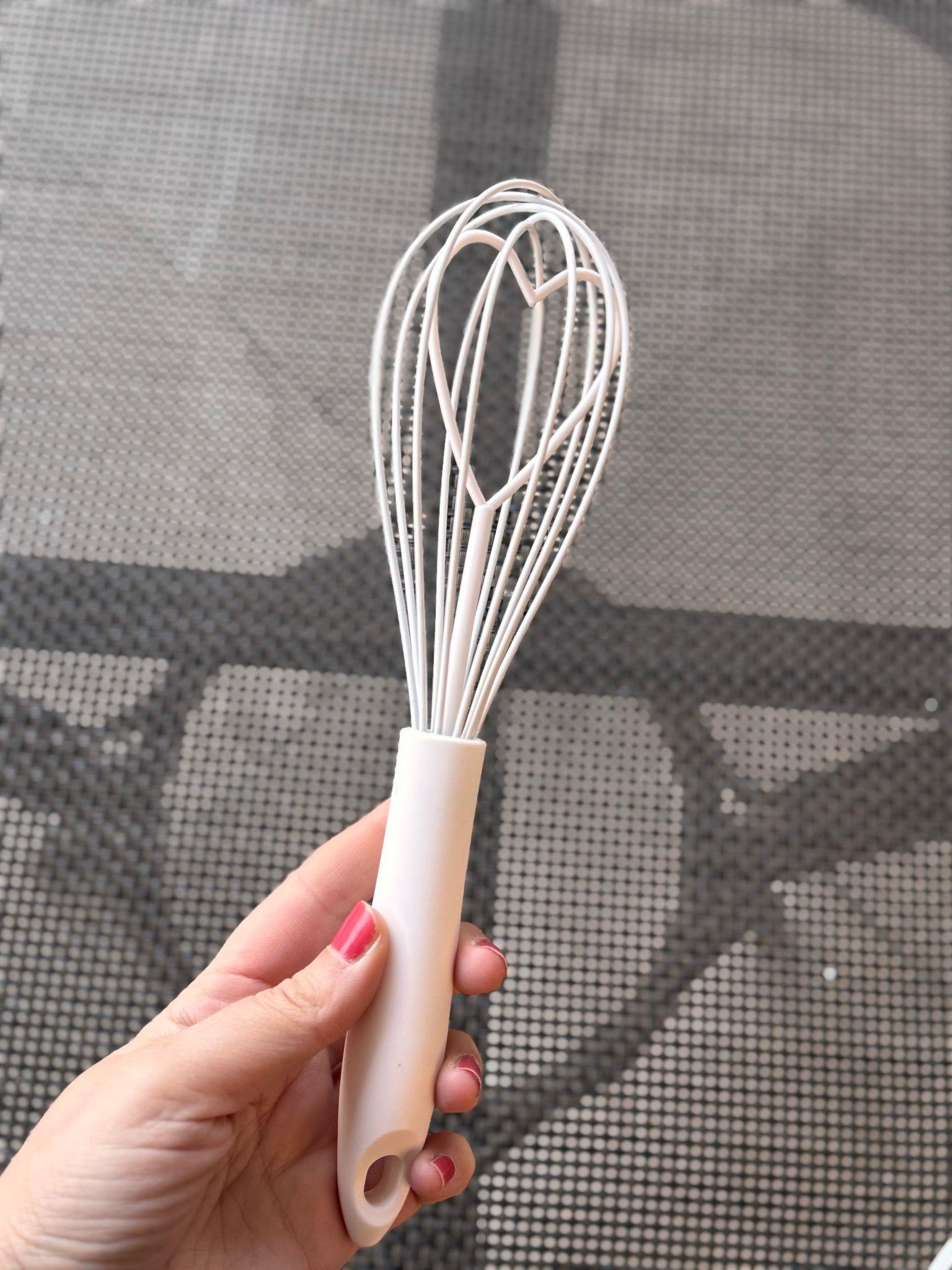 Beyaz Kalpli Silikon Çırpıcı - 26 cm / 1 Adet