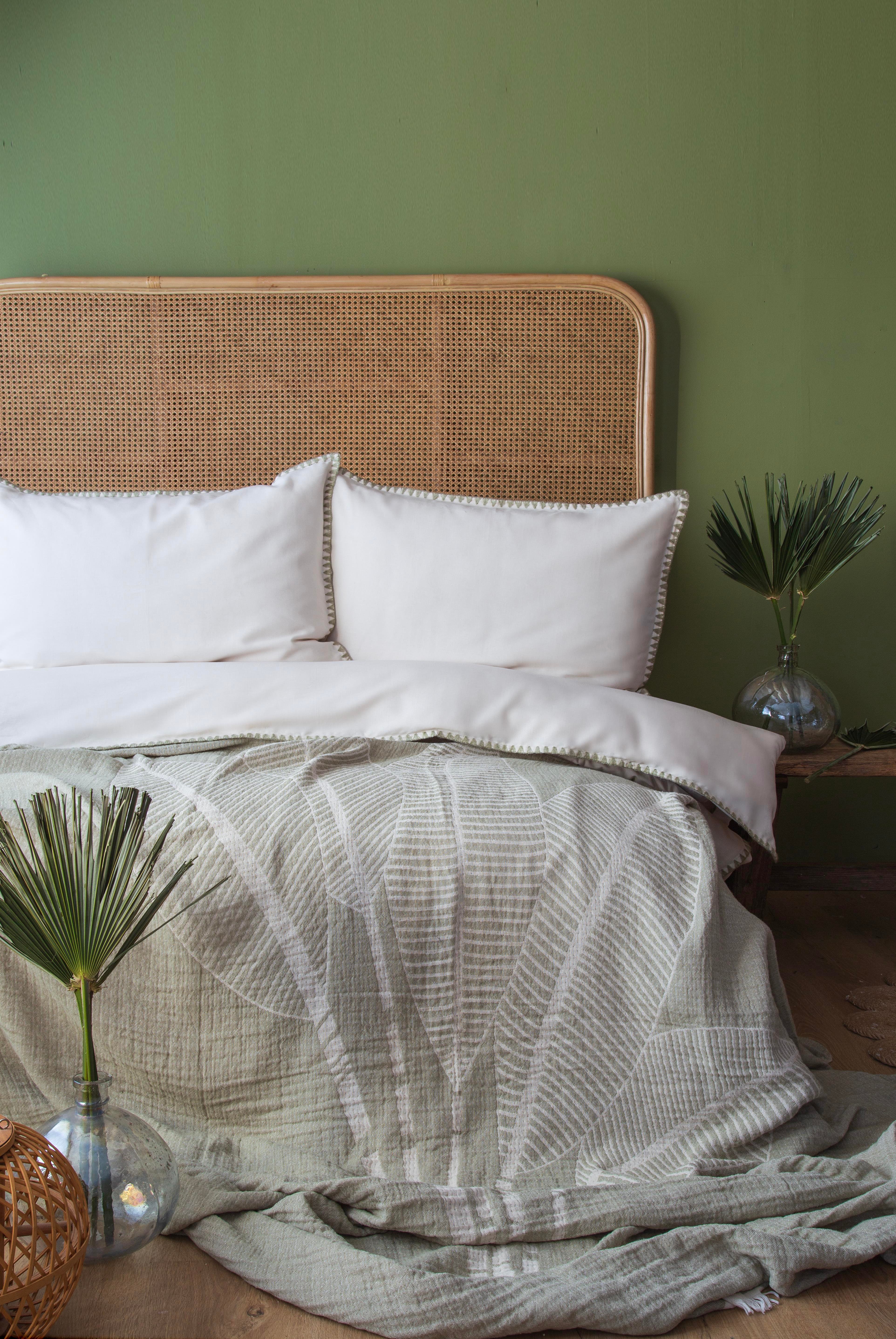 Çift Kişilik Müslin Yatak Örtülü Nevresim Takımı June Adaçayı