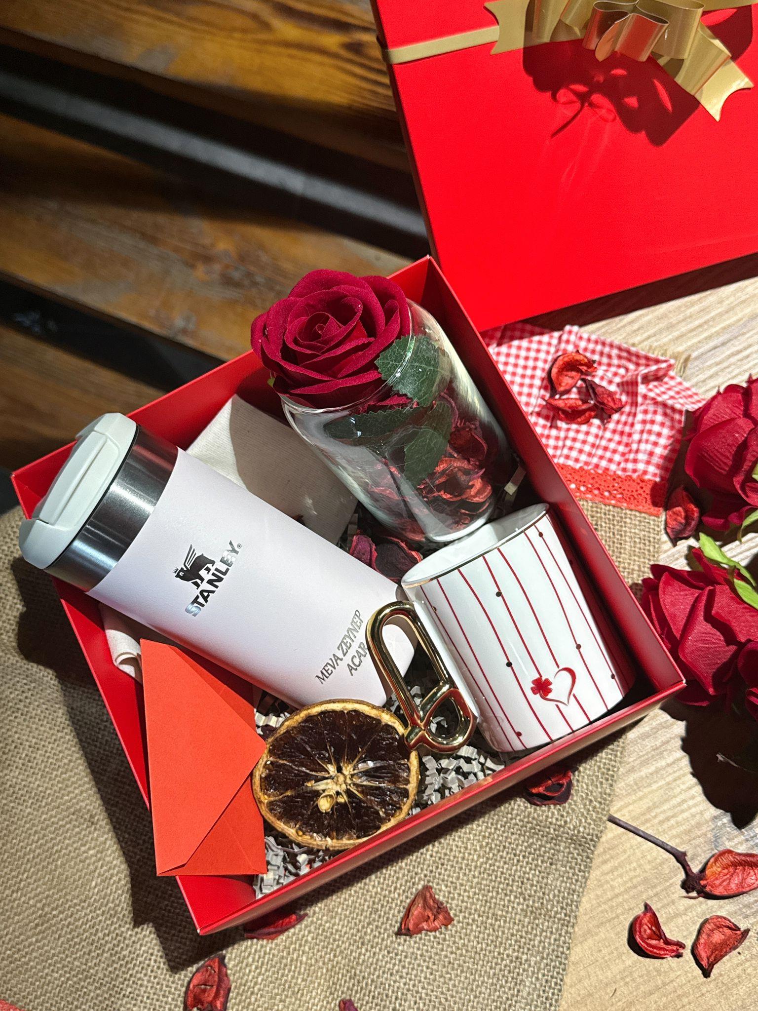 Hediyelik Özel İsim Yazılı Stanley Aerolight Transit Mug 0,35 Lt. Hediyelik Set