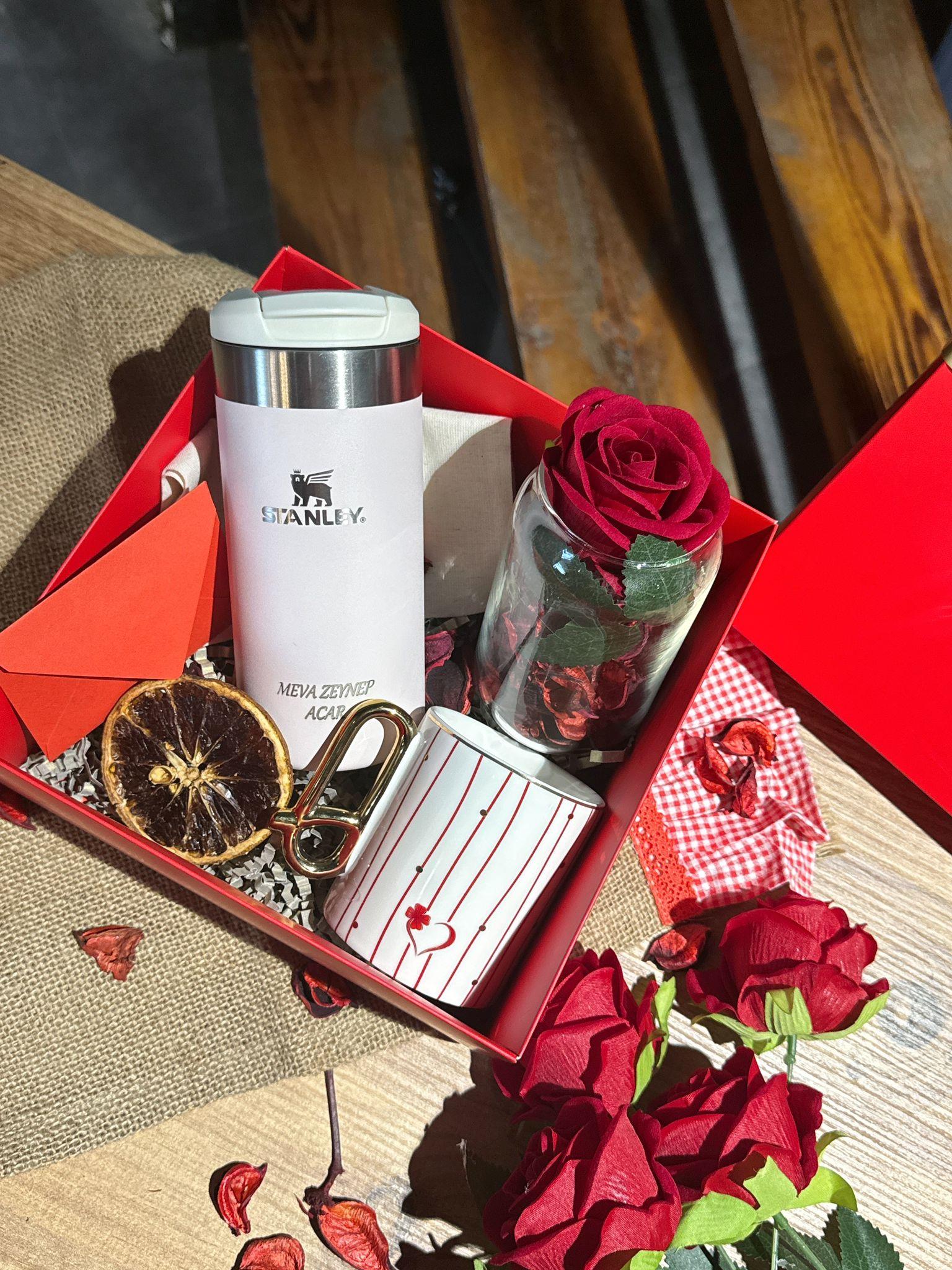 Hediyelik Özel İsim Yazılı Stanley Aerolight Transit Mug 0,35 Lt. Hediyelik Set