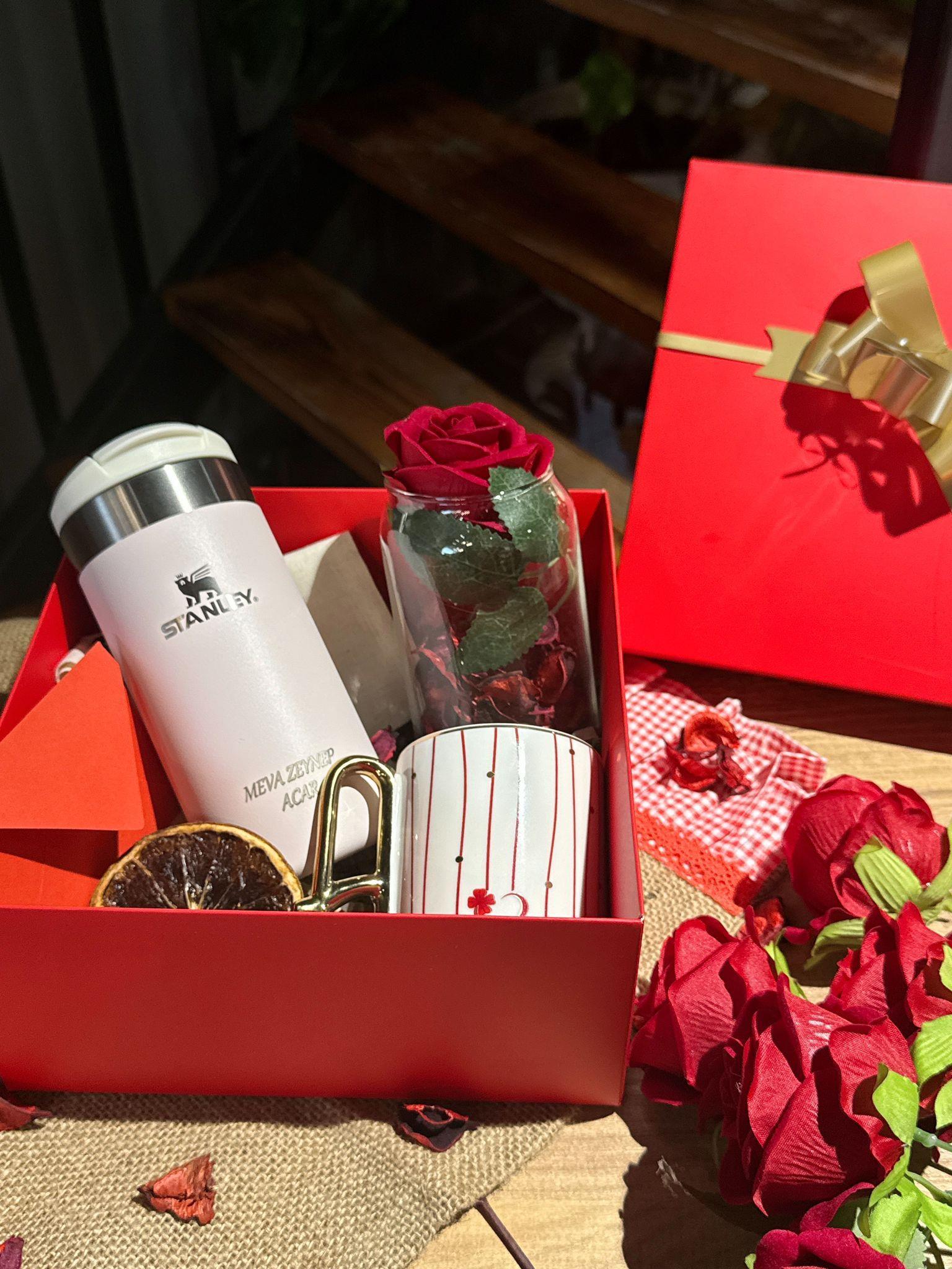 Hediyelik Özel İsim Yazılı Stanley Aerolight Transit Mug 0,35 Lt. Hediyelik Set