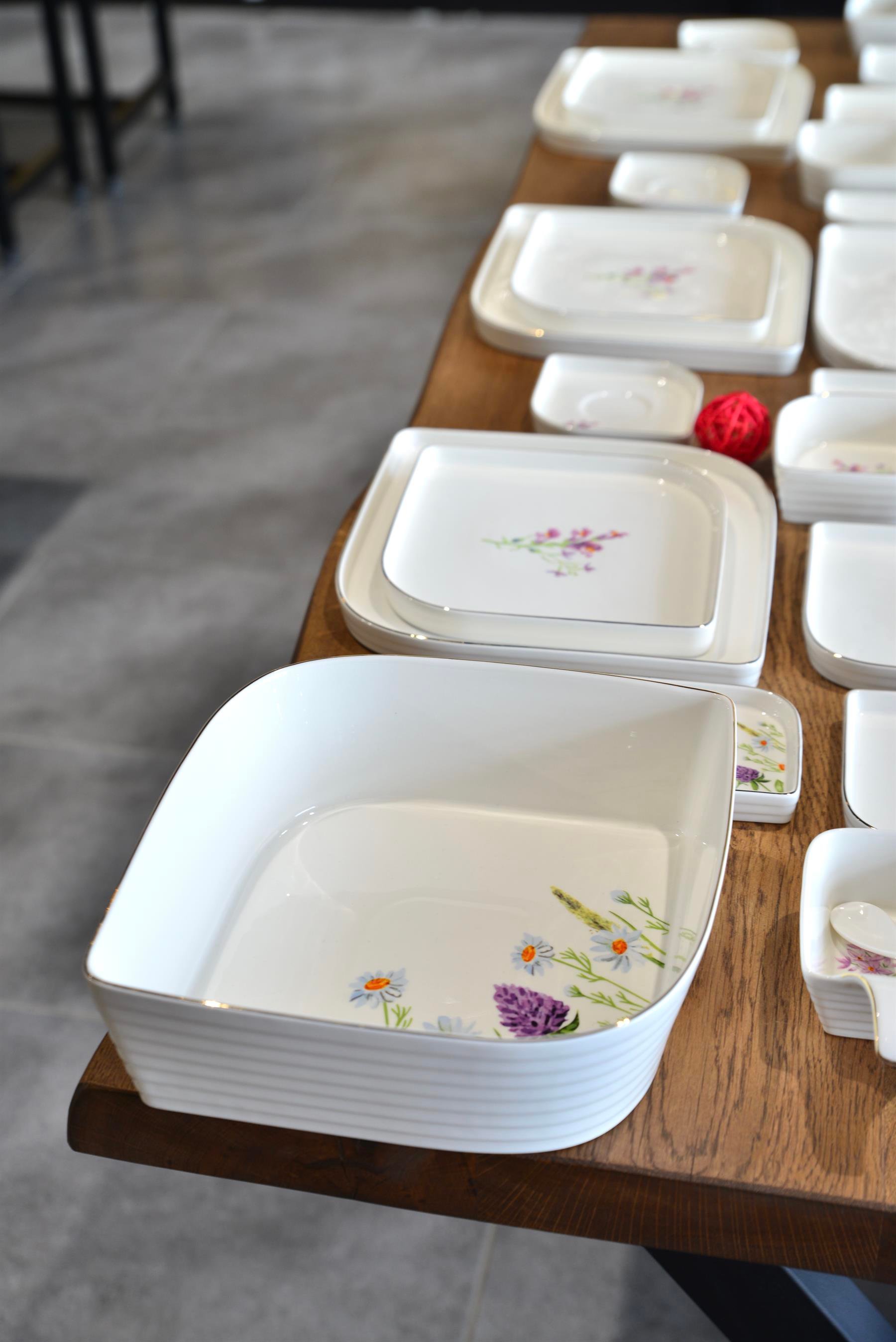 Lilian Bahar 46 Parça Porselen Kahvaltı Takımı