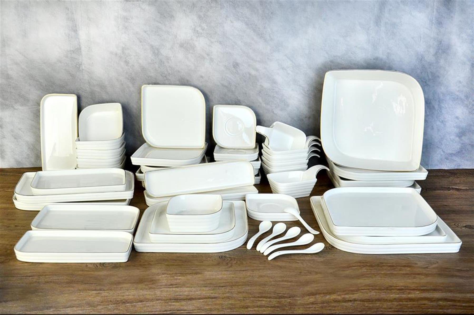 Lilian Gold 46 Parça Porselen Kahvaltı Takımı