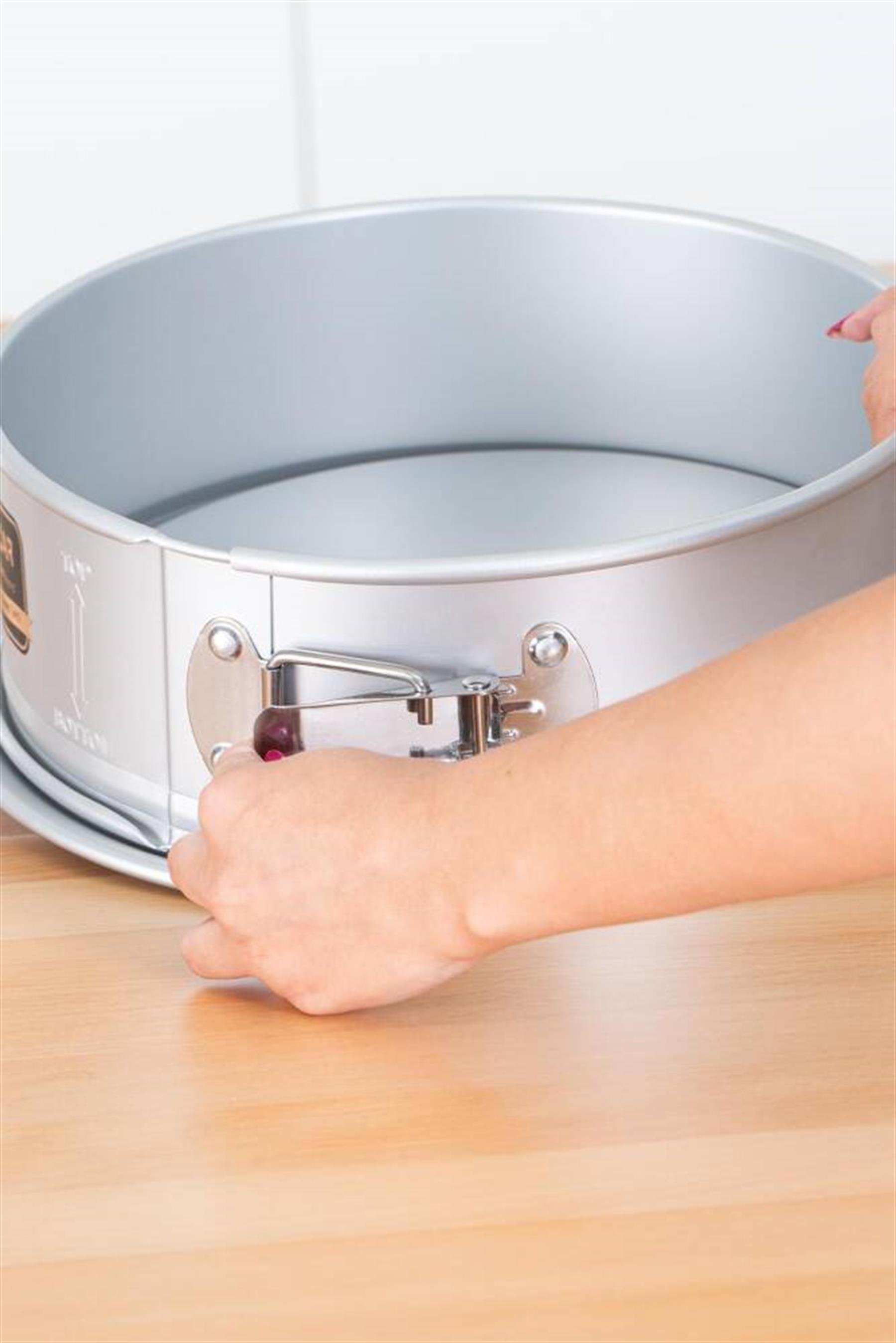 Mate Yuvarlak Kelepçeli Alüminyum Kek Kalıbı - 31 cm