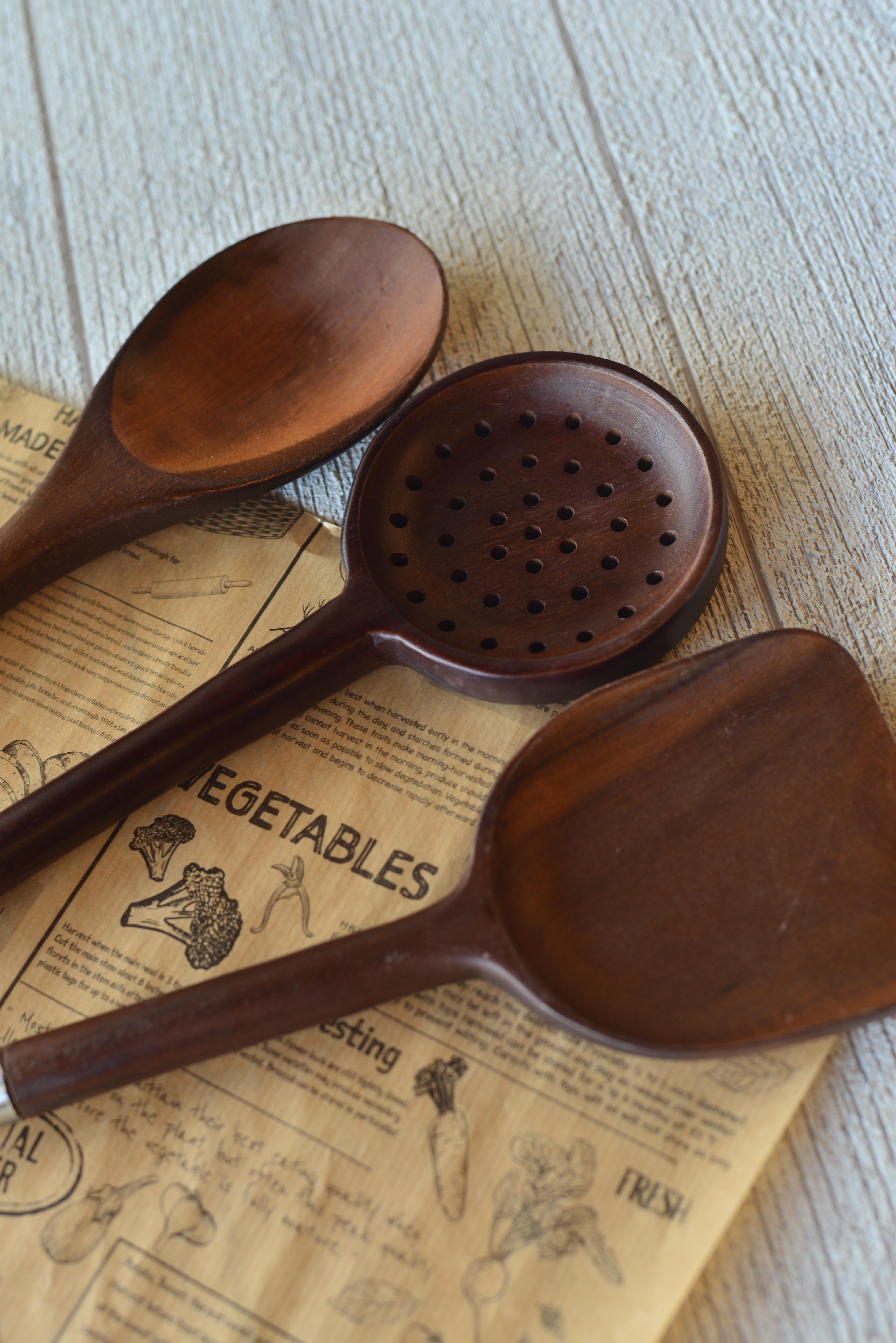 Metal Saplı Akasya Kaşık - Kevgir - Spatula 3 lü Set