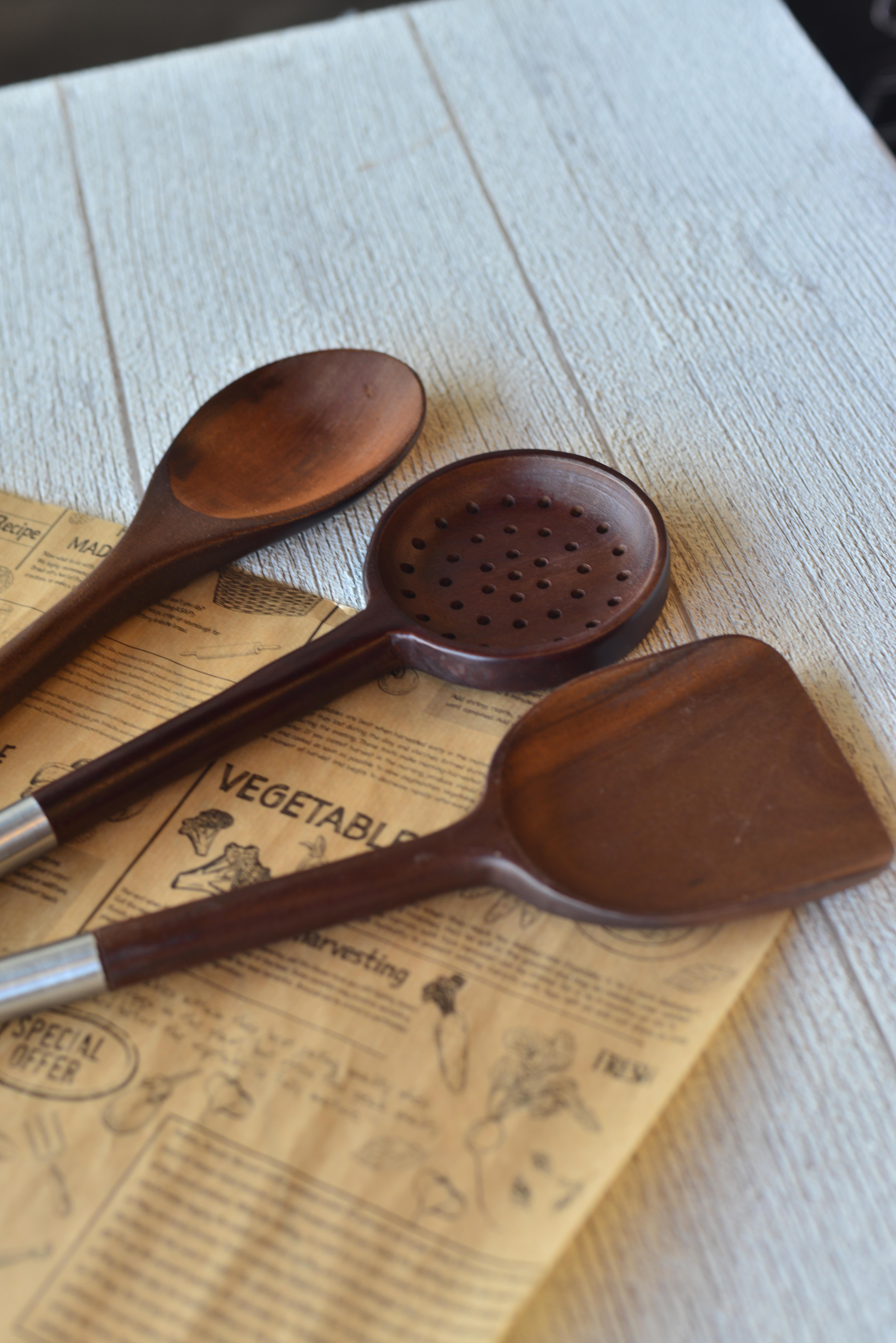 Metal Saplı Akasya Kaşık - Kevgir - Spatula 3 lü Set