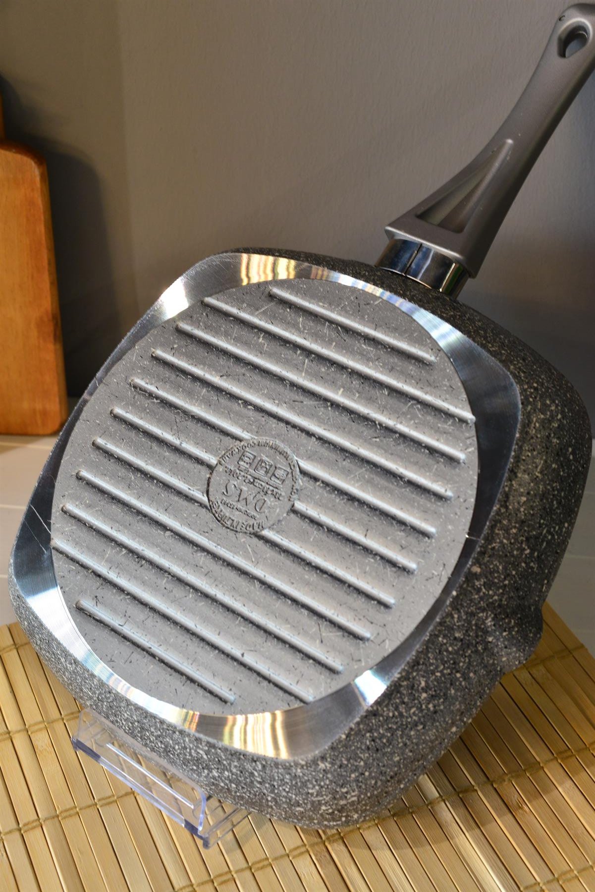 Oms 28 Cm Granit Grill Tava