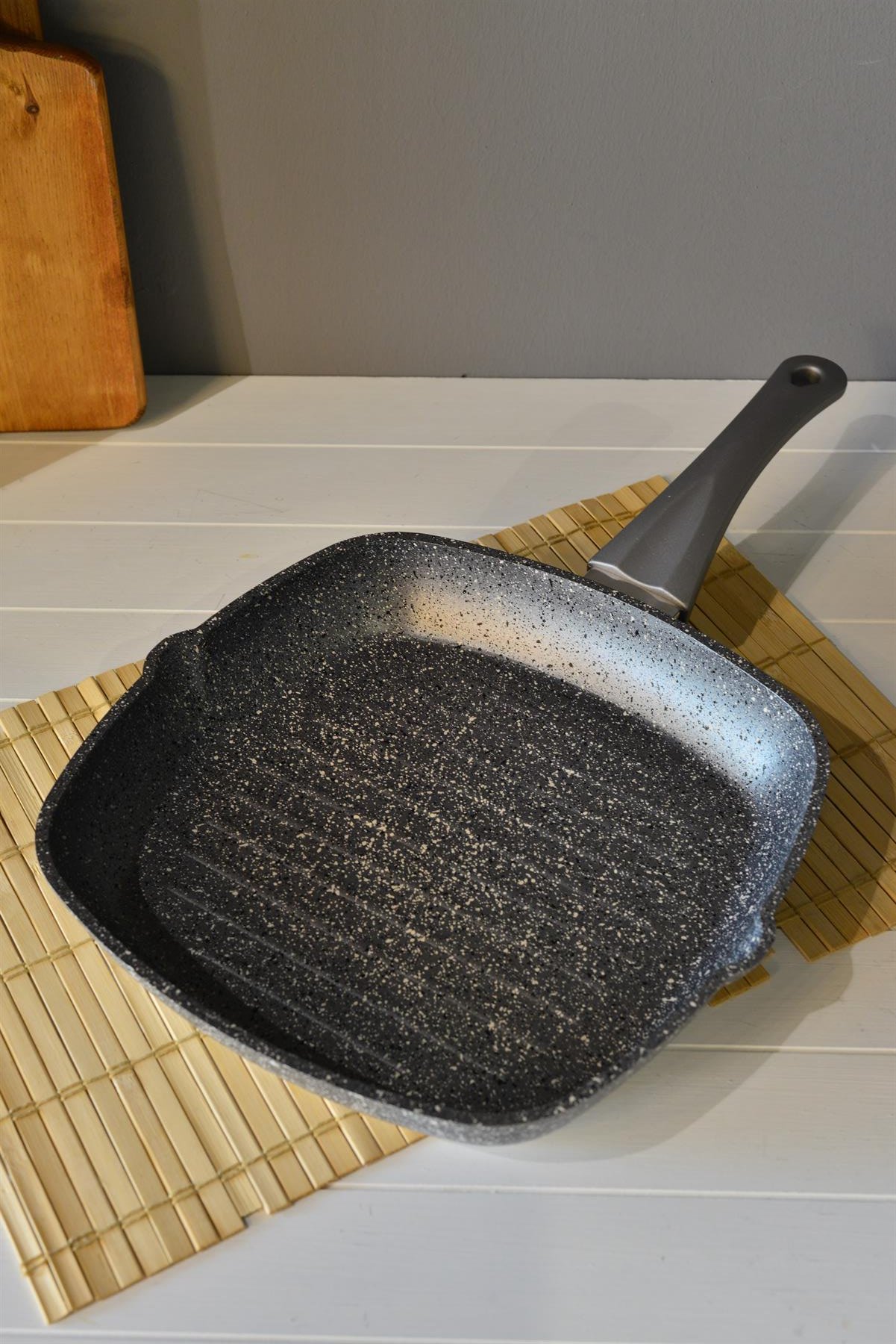 Oms 28 Cm Granit Grill Tava