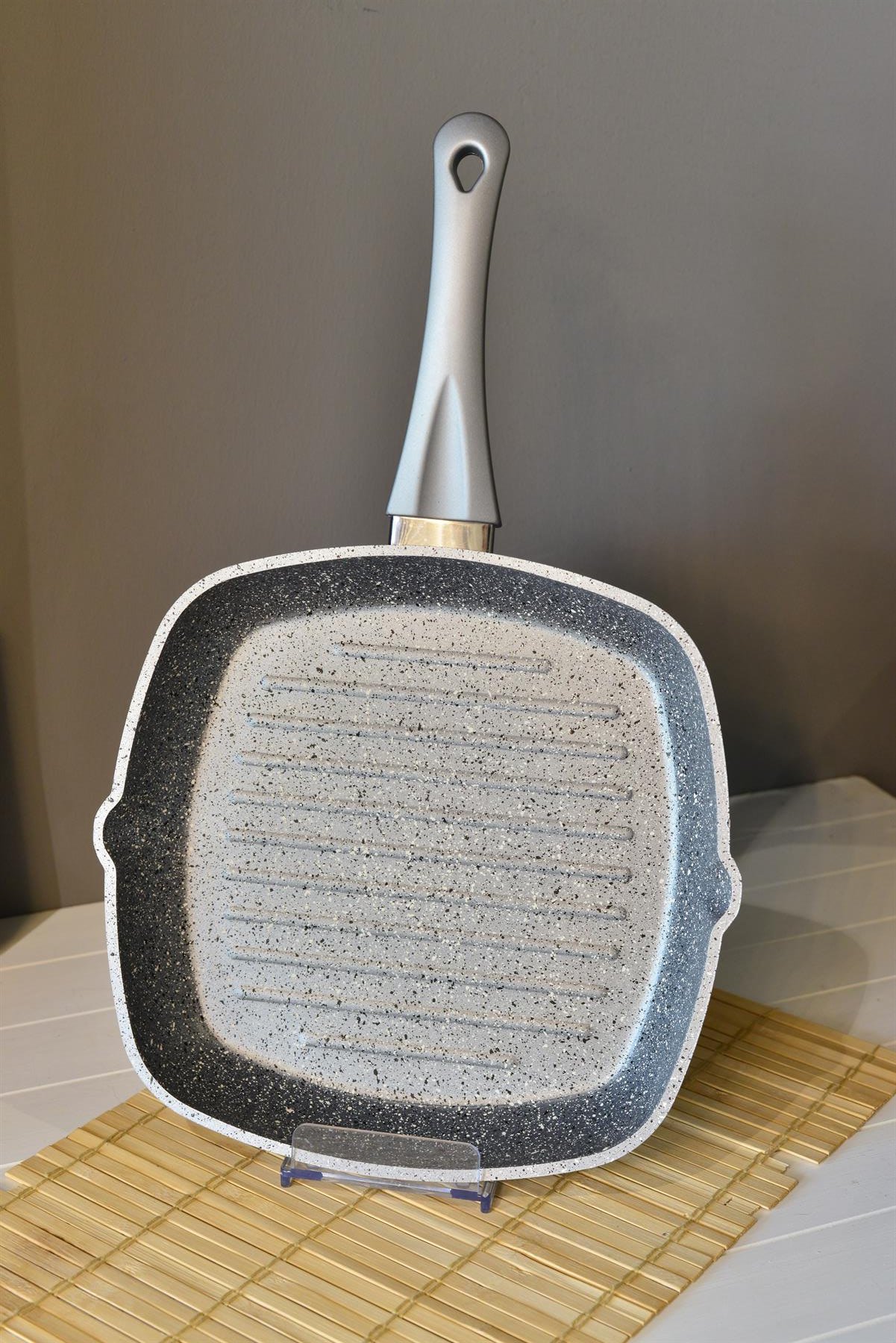 Oms 28 Cm Granit Grill Tava