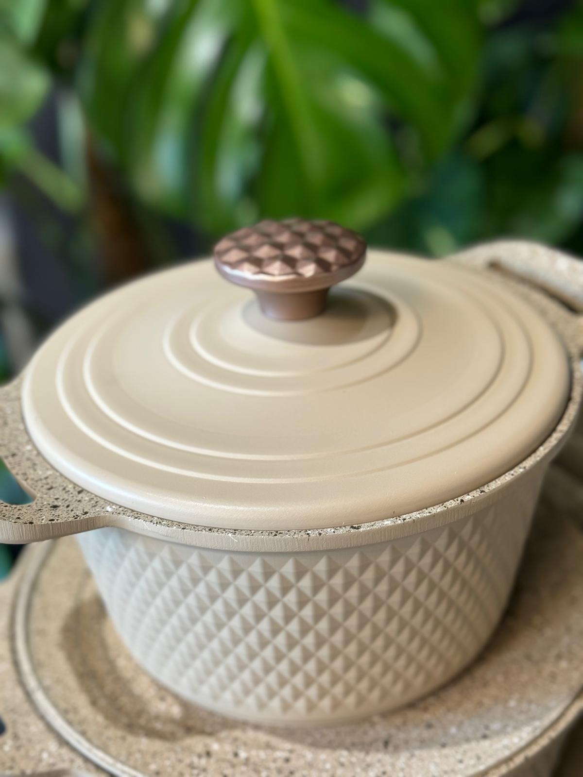 Oms Triana Krem 7 Parça Döküm Biogranit Tencere Seti