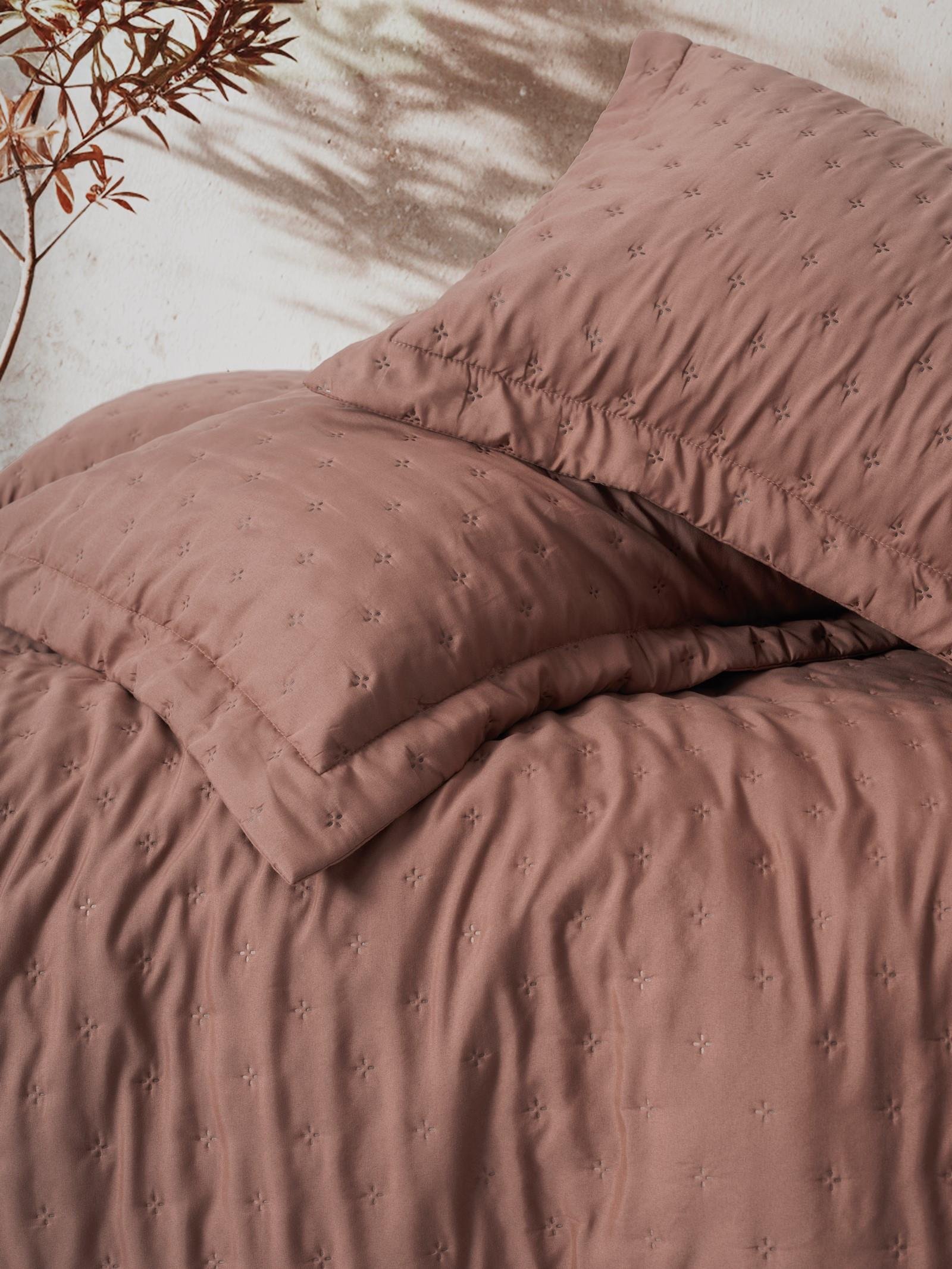 Serra Çift Kişilik Yatak Örtüsü Niva Gül Kurusu