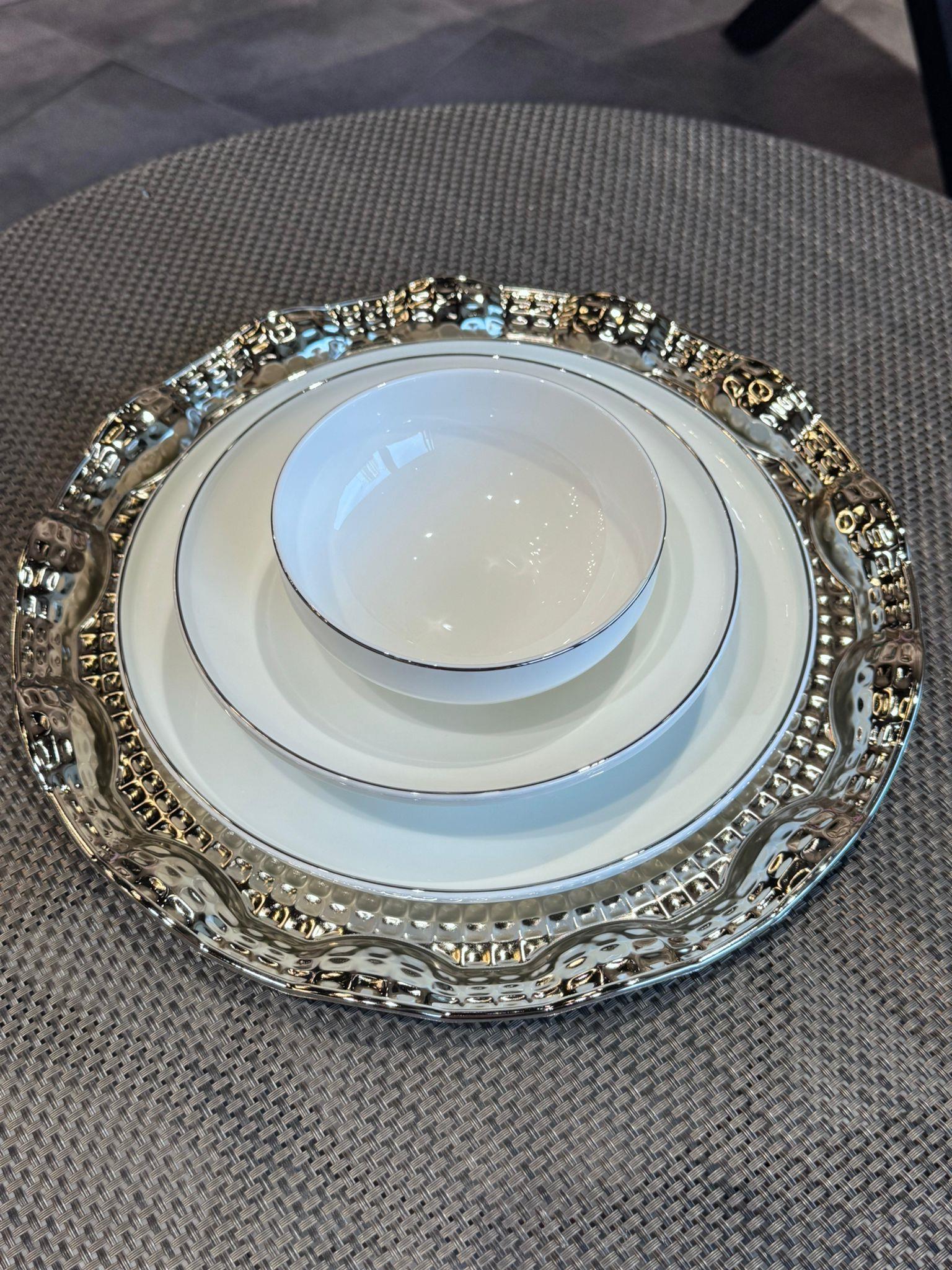 Yuvarlak Metal Sunum Tepsisi - Gümüş