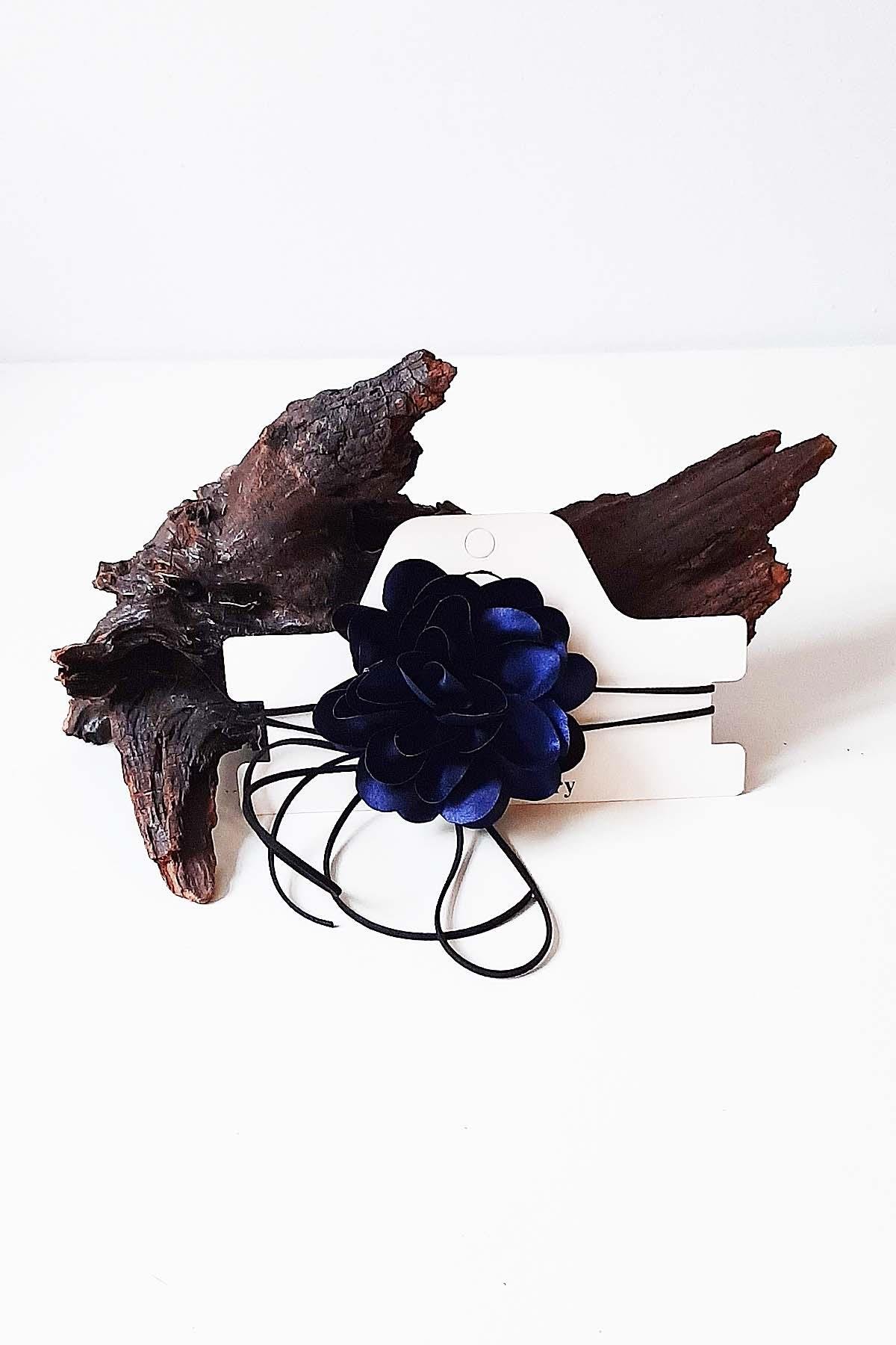 Çiçek Choker Kolye Hakiki Deri Bağcıklı Gül Kolye