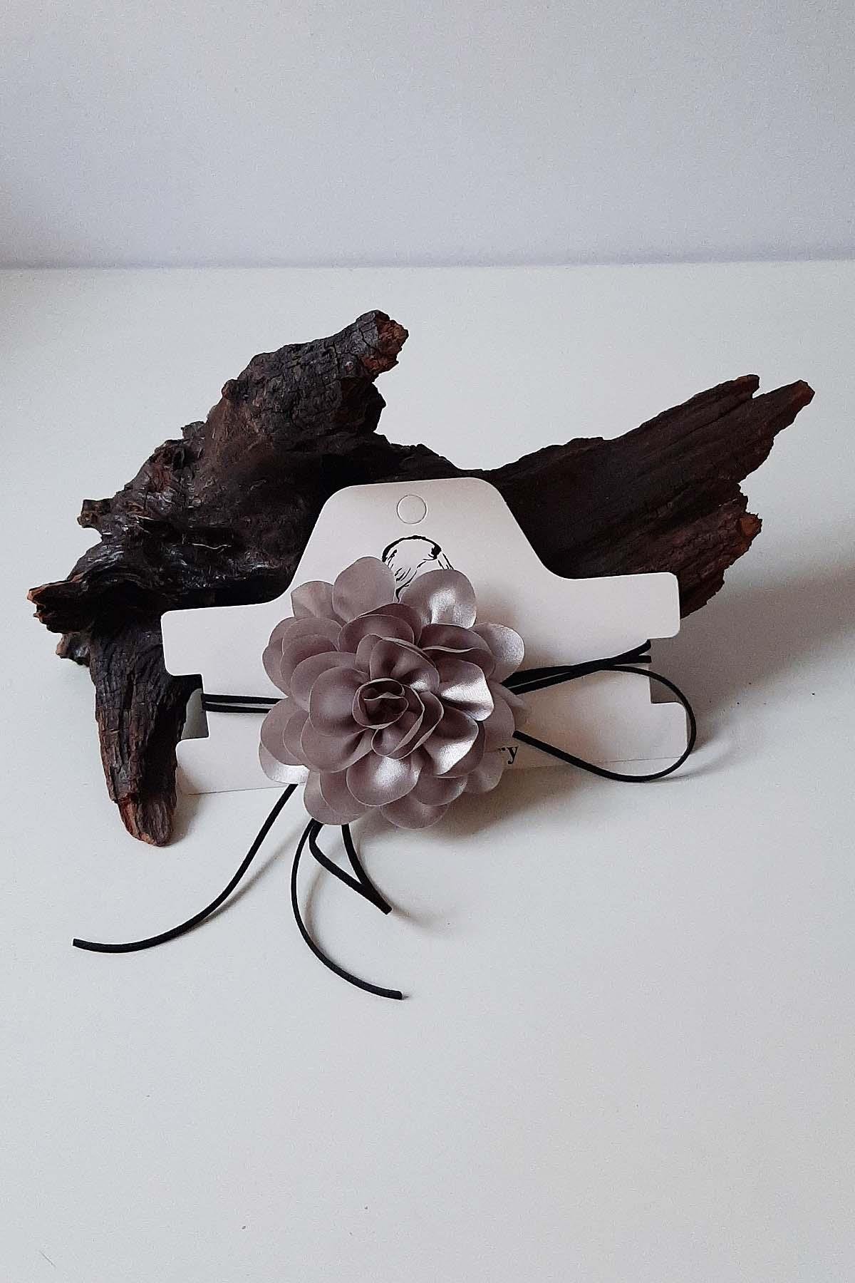 Çiçek Choker Kolye Hakiki Deri Bağcıklı Gül Kolye