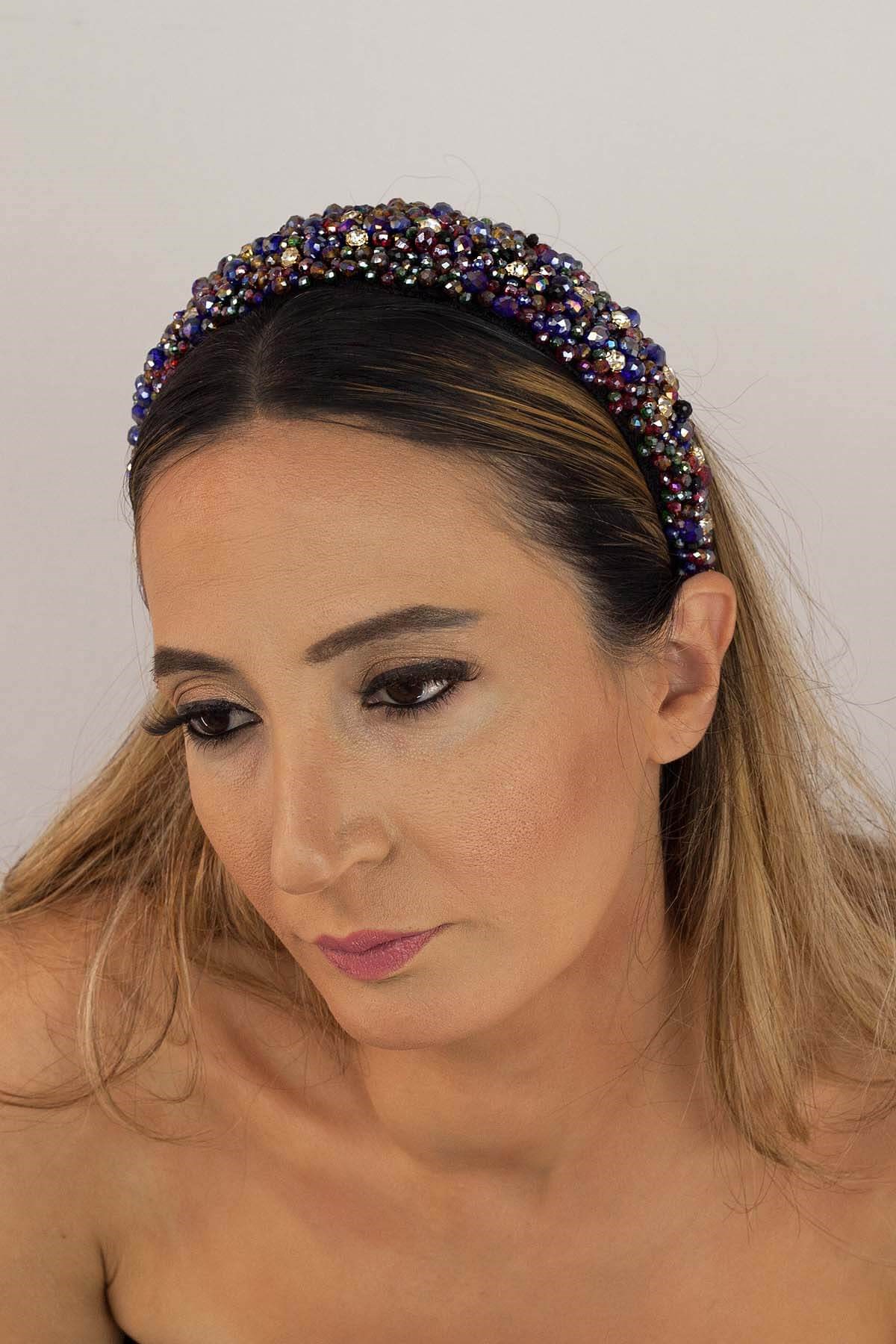 El İşlemeli Karışık Kristal Kadife Taç 