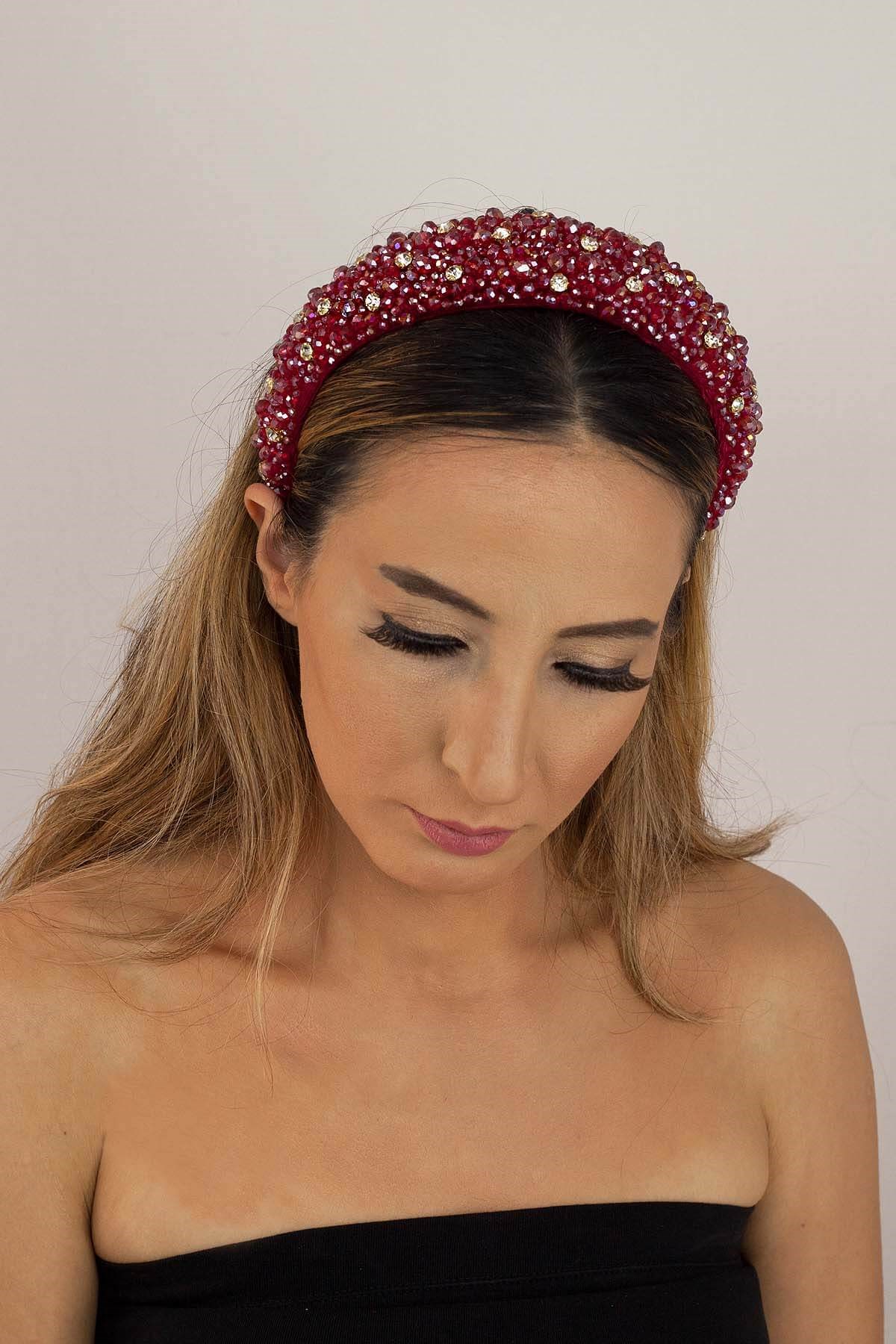 El İşlemeli Karışık Kristal Kadife Taç 
