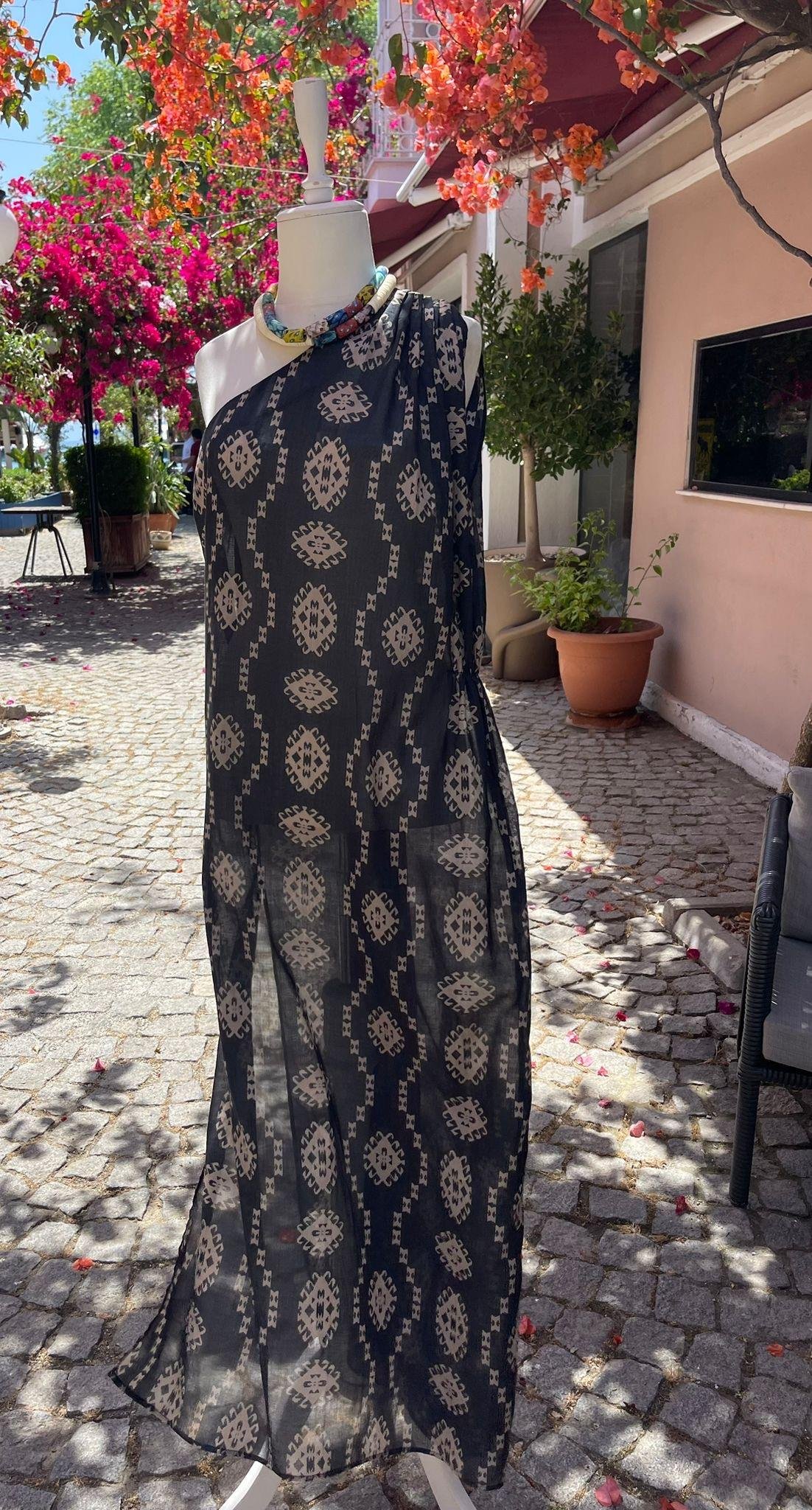 Erw's One Shoulder Dress