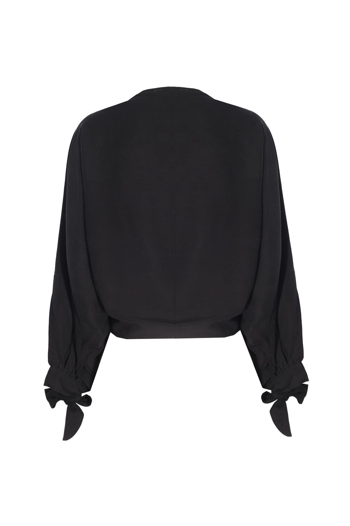 Erw's Wrap Blouse