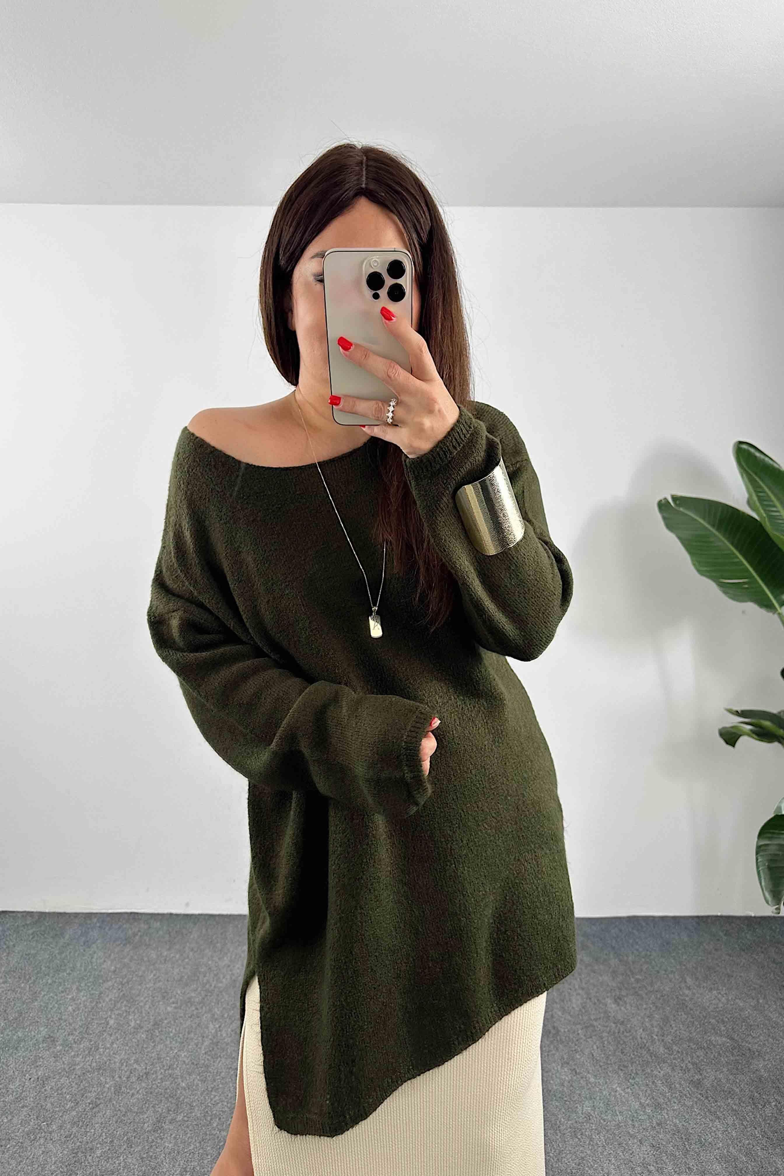 Akrilik Örme Yırtmaç Detay Oversize Kazak Koyu Yeşil