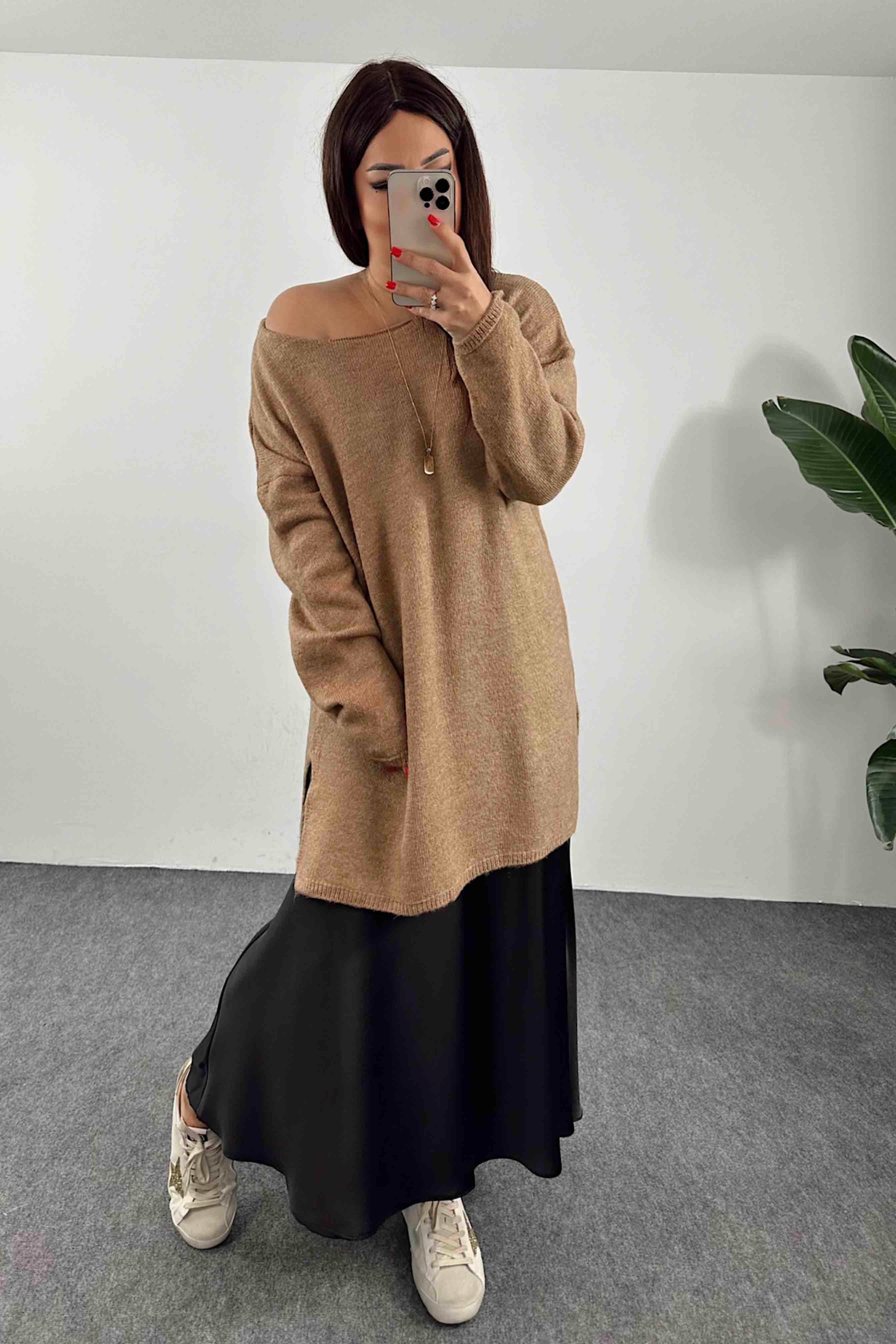 Akrilik Örme Yırtmaç Detay Oversize Kazak Camel
