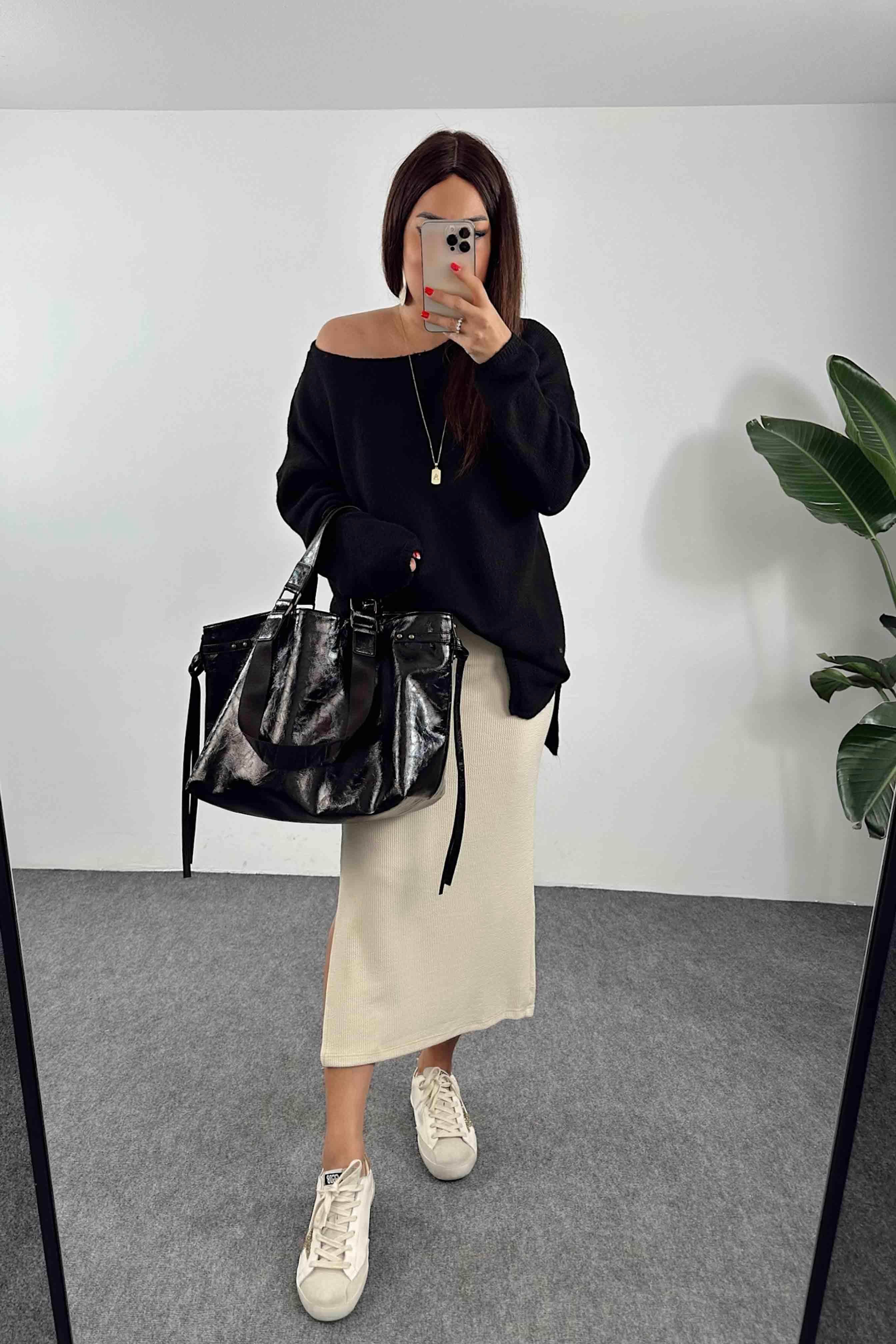 Akrilik Örme Yırtmaç Detay Oversize Kazak Siyah