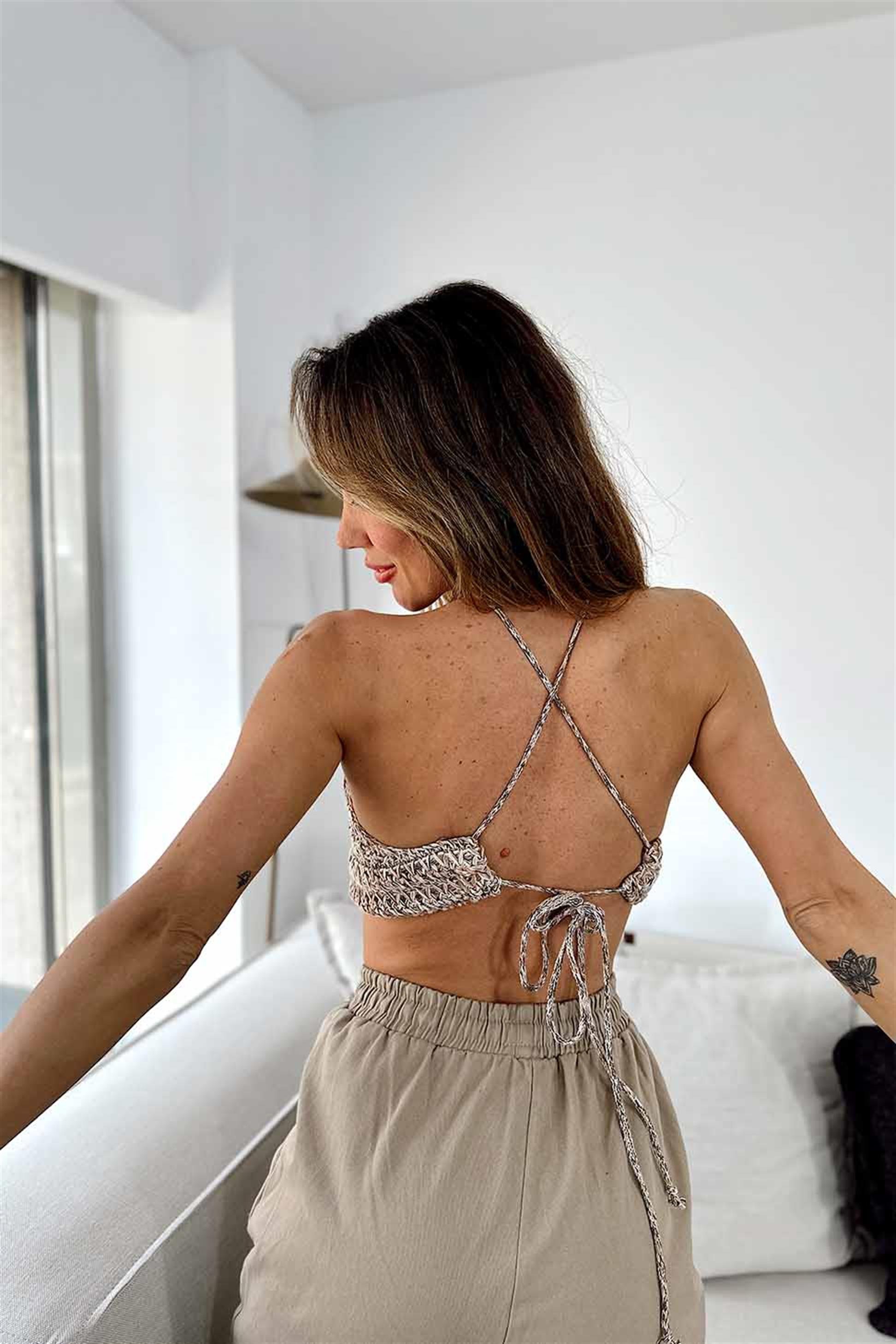 Arkası Bağlamalı Tasarım Crop Top Kahve