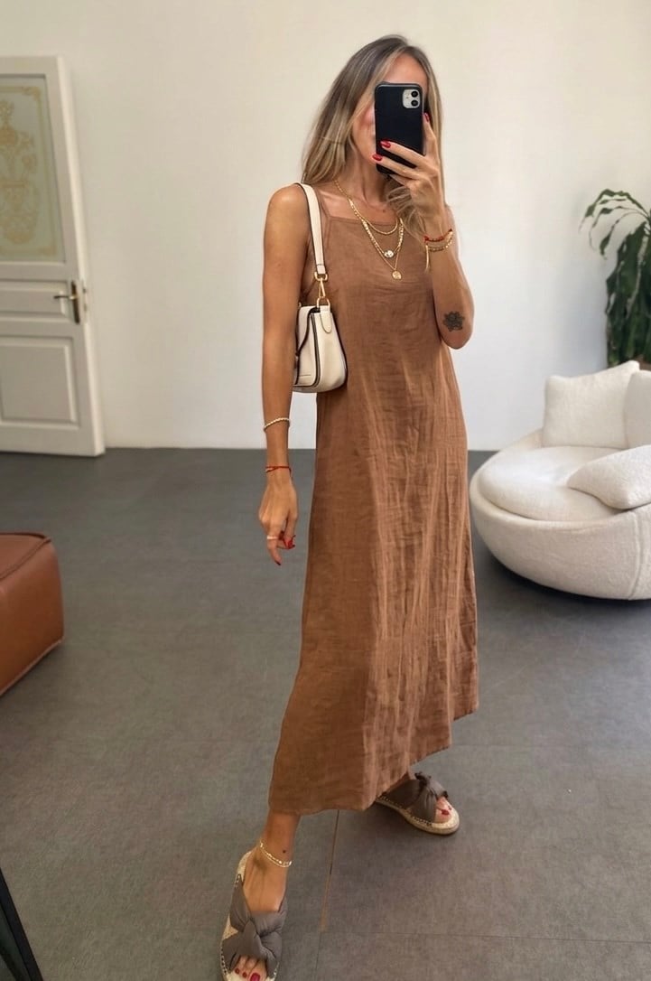 Askılı Çift Yırtmaçlı Elbise Camel
