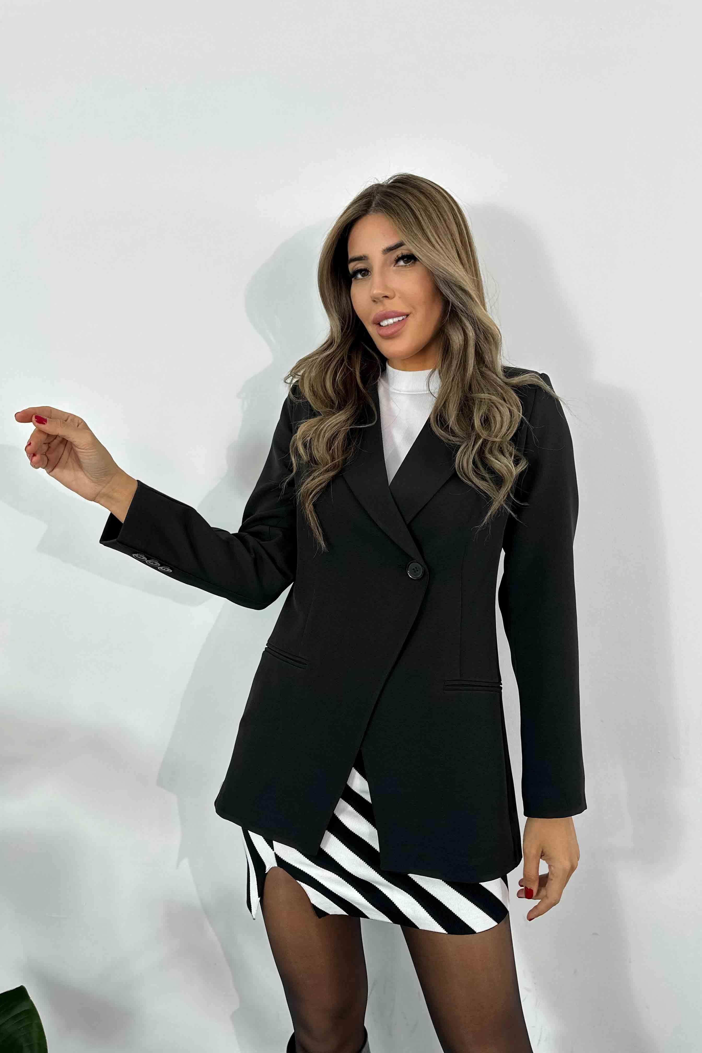Atlas Kumaş Tek Düğme Tasarım Kadın Blazer Ceket Siyah