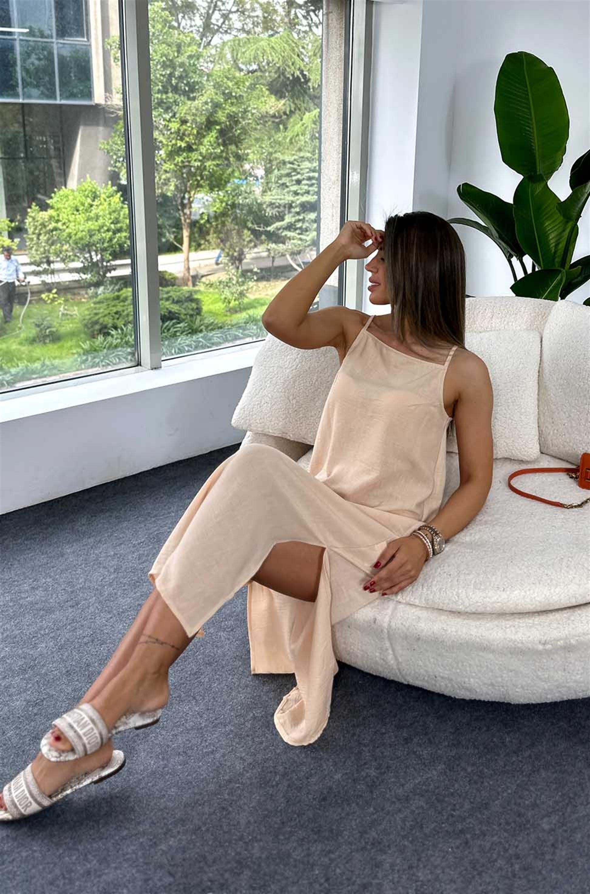 Bebe Plus İp Askılı Yırtmaçlı Midi Boy Keten Elbise Şeftali