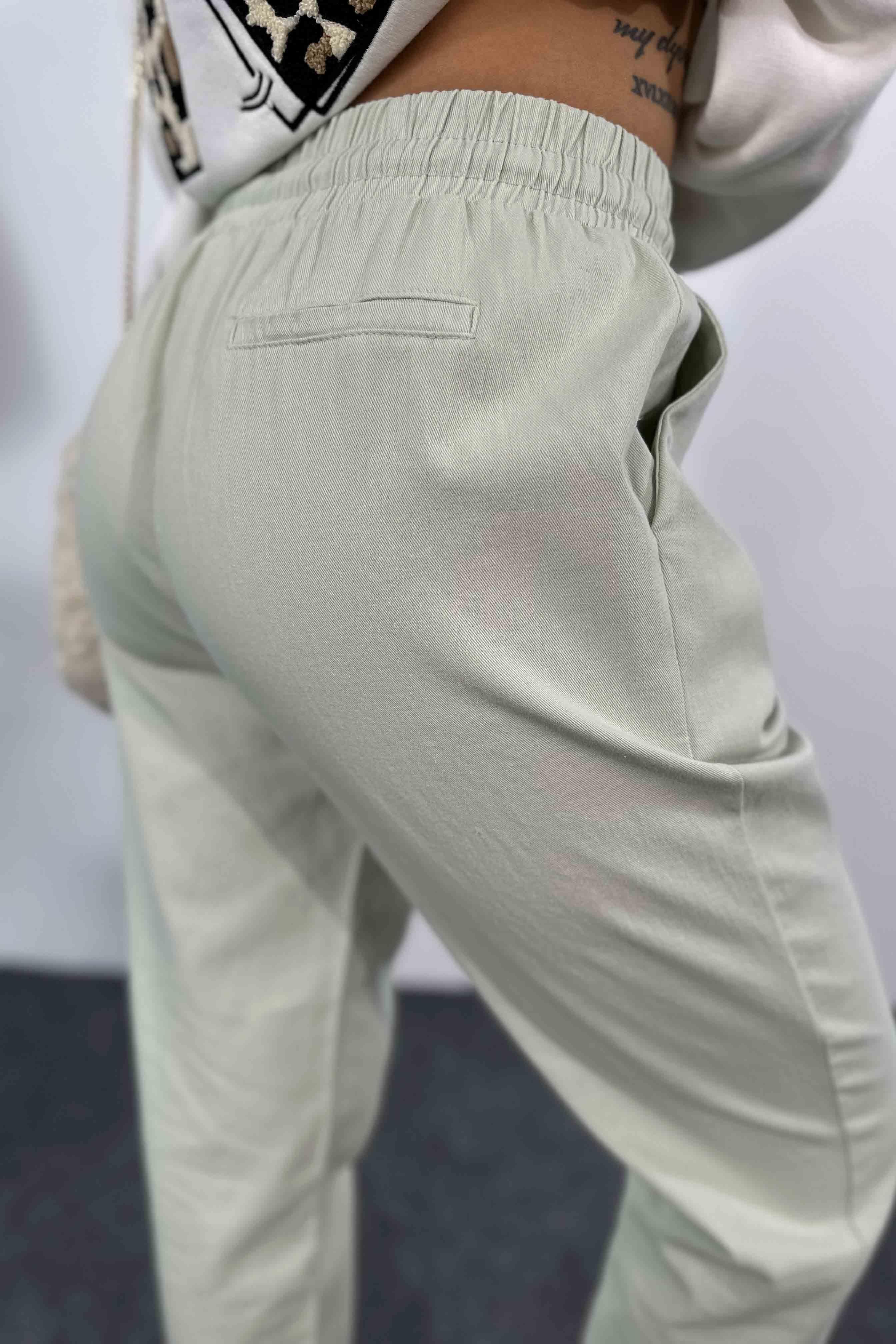 Beli Lastik ve İpli Püskül Detay Gabardin Pantolon Su Yeşili