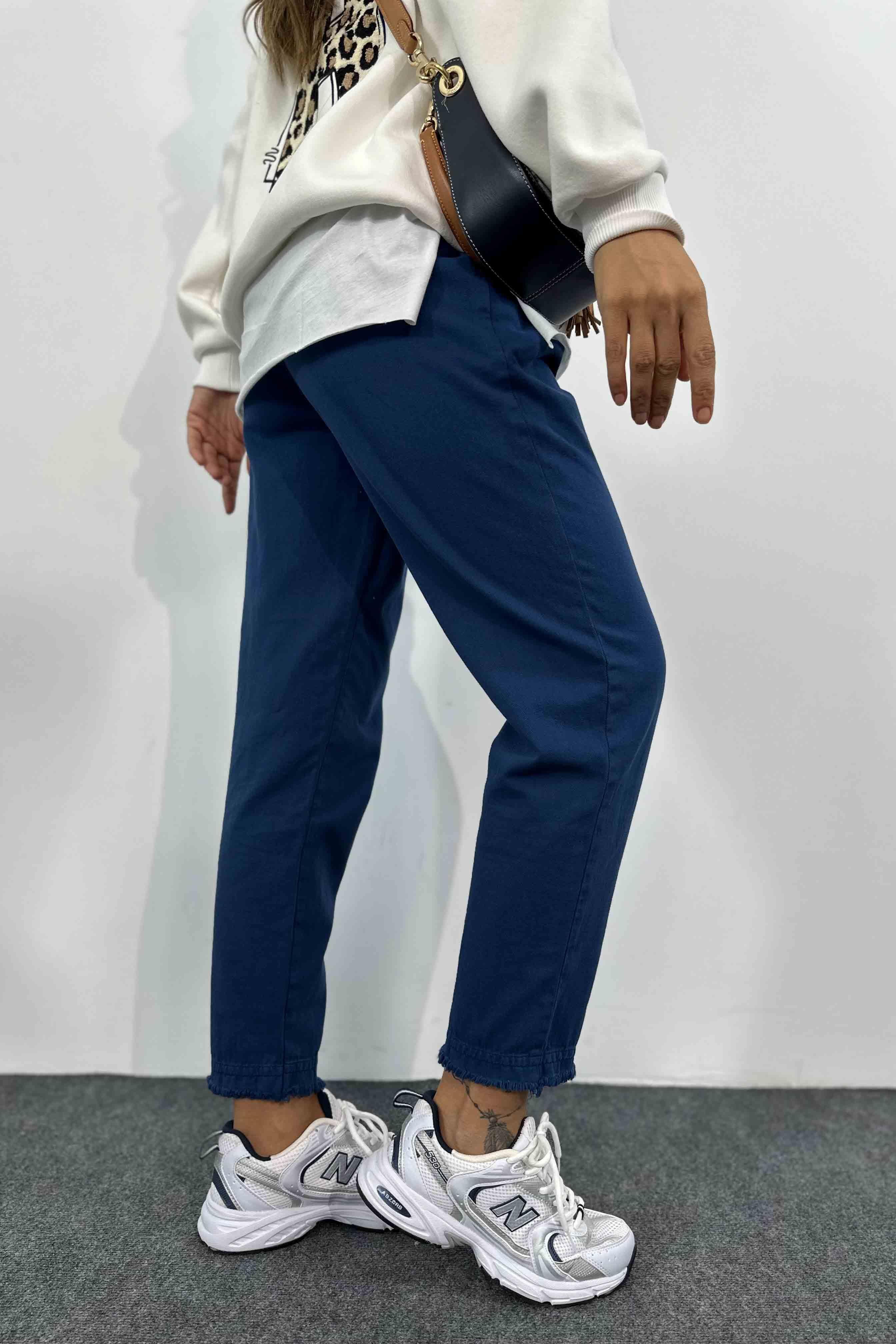 Beli Lastik ve İpli Püskül Detay Gabardin Pantolon Lacivert