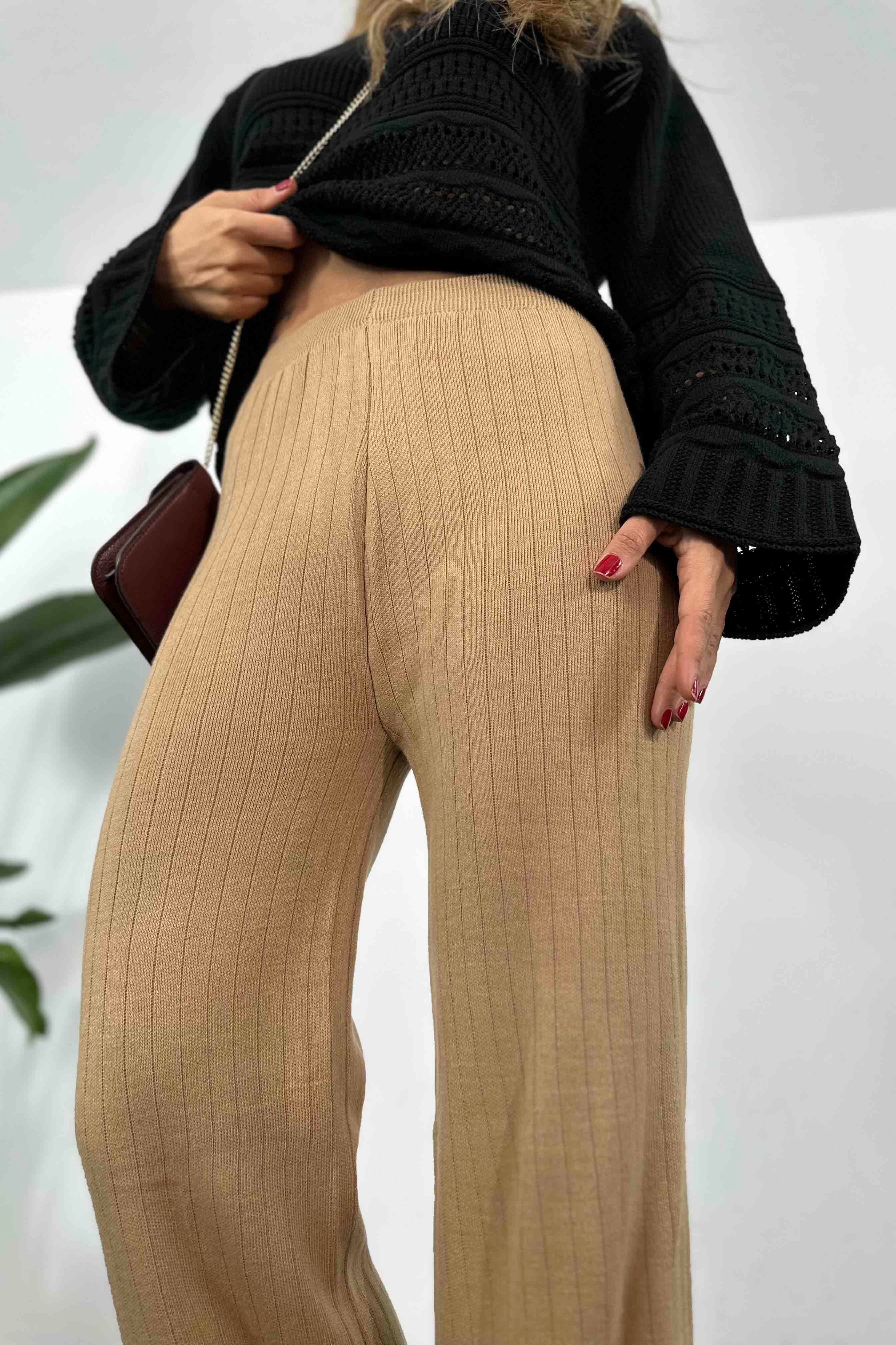 Beli Lastikli Kalın Fitilli Triko Pantolon Camel