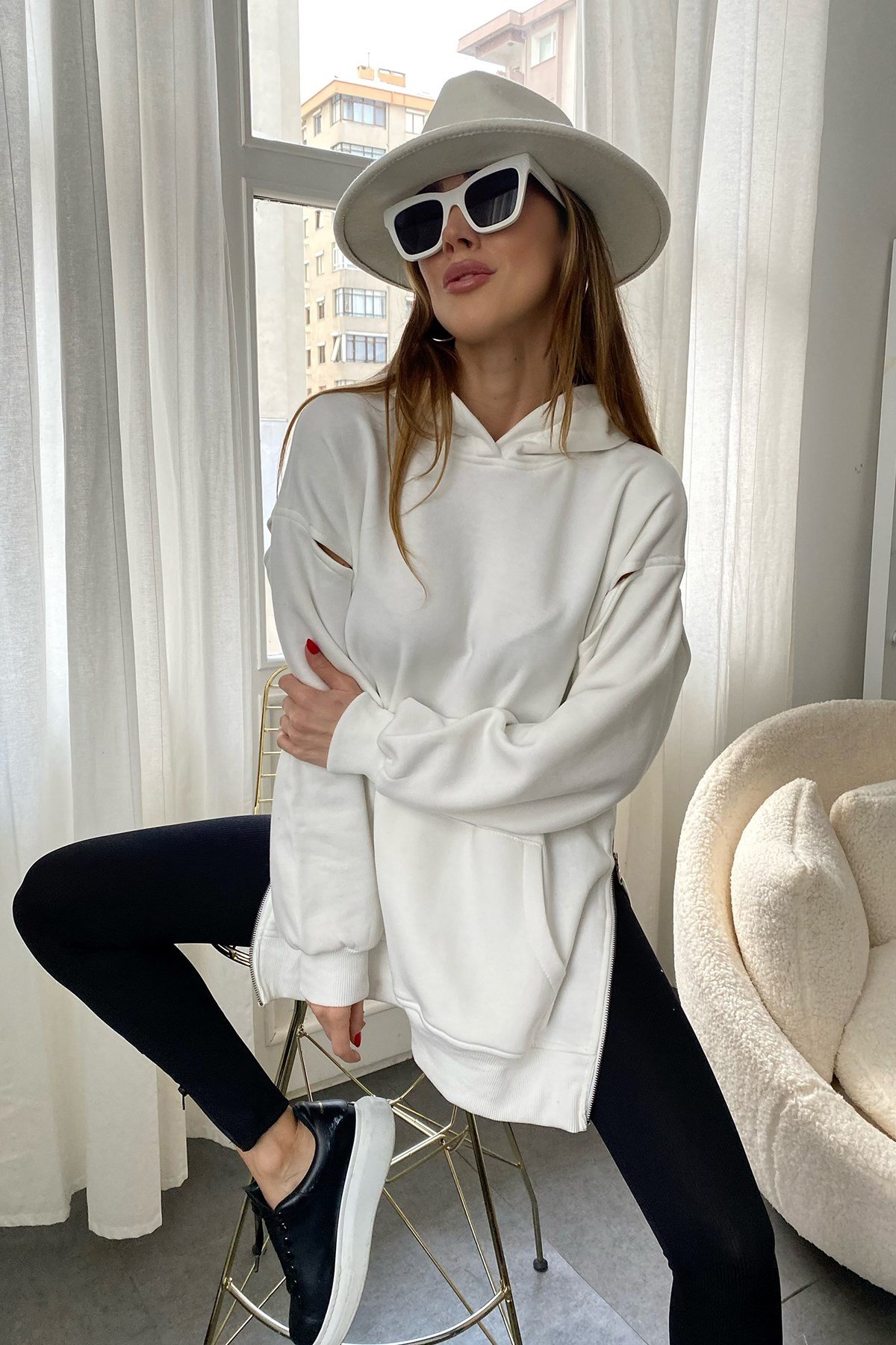Beyaz Kol Tasarım Yanlar Fermuar Detay Oversize Sweat