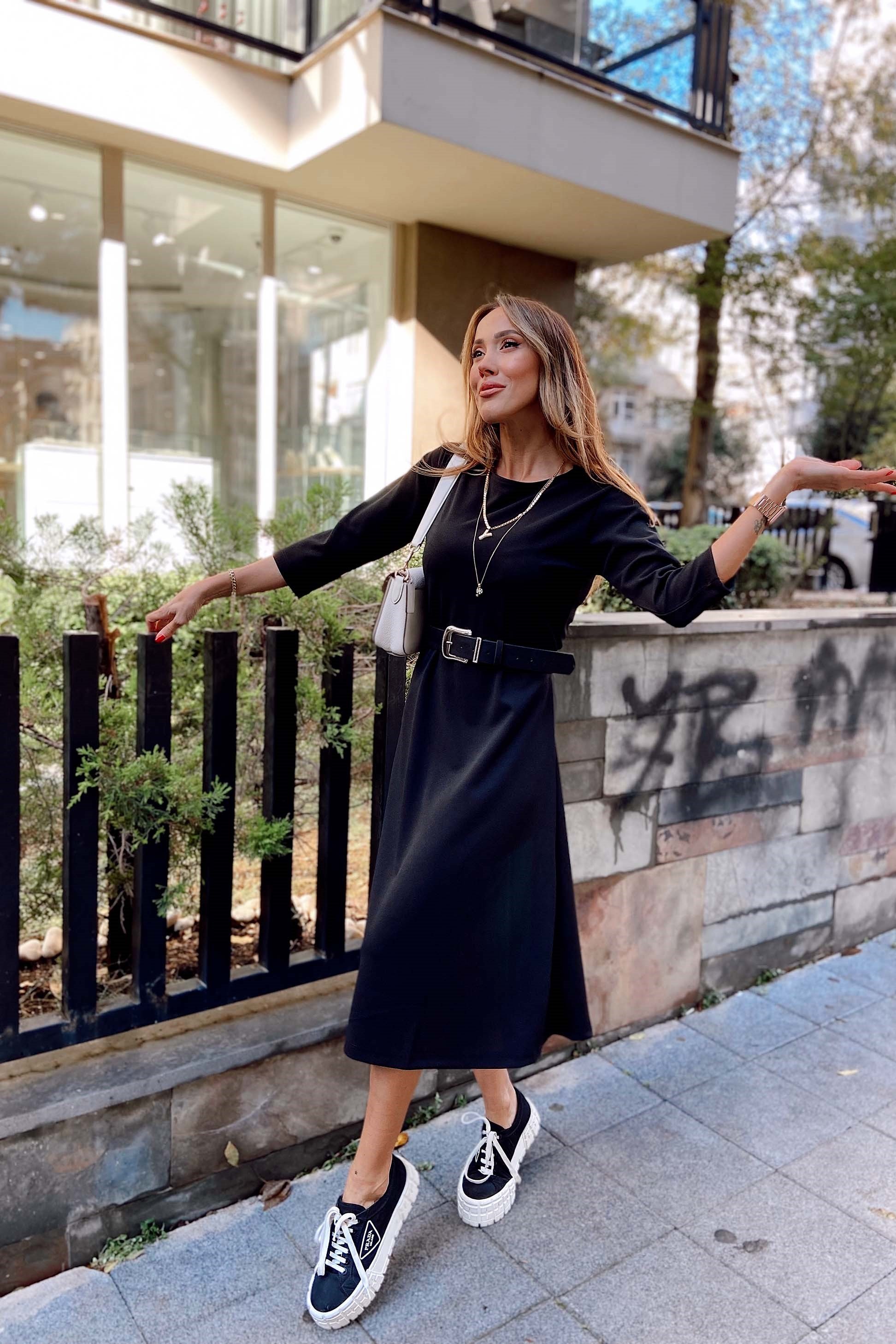 Bisiklet Yaka Çan Elbise Siyah