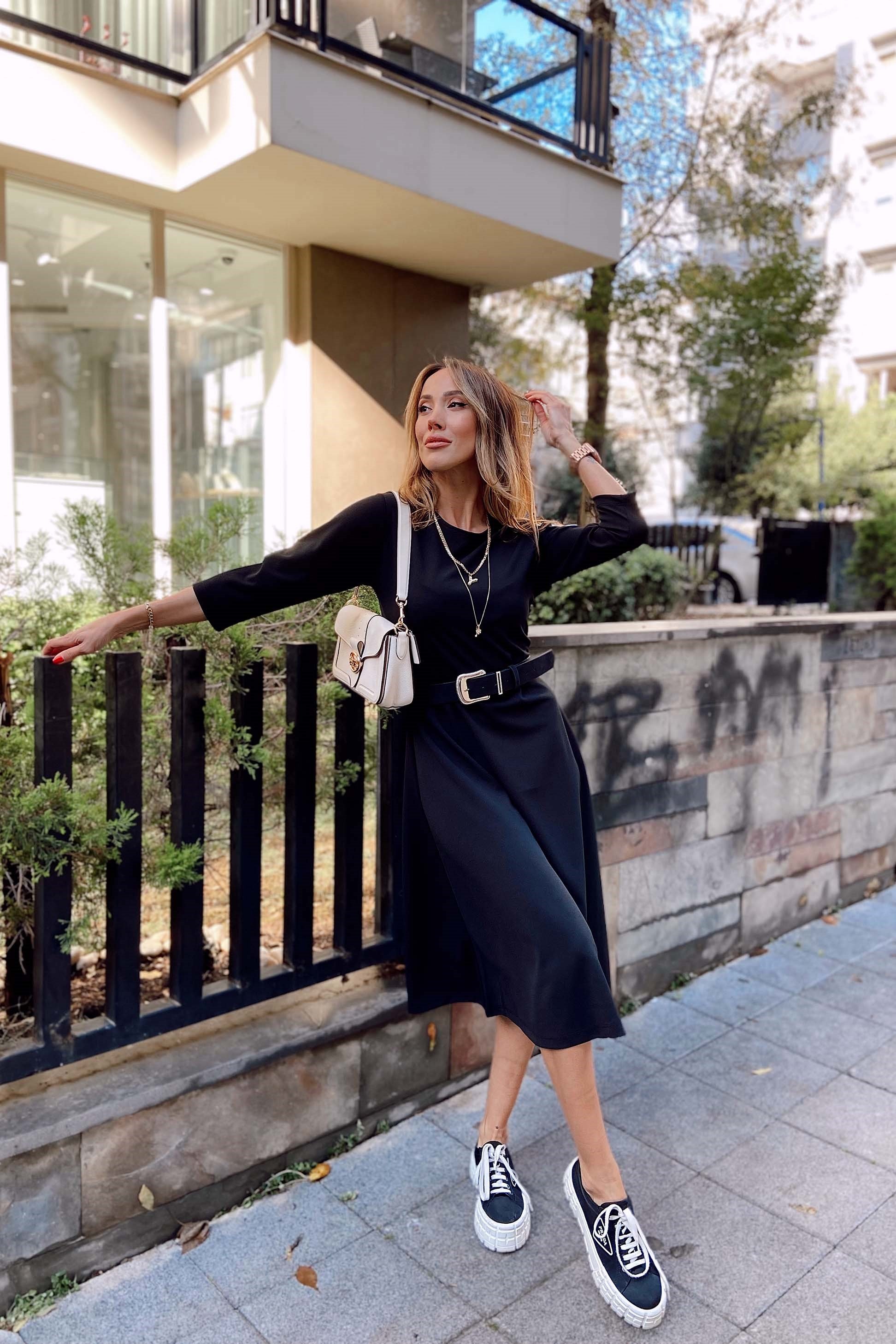 Bisiklet Yaka Çan Elbise Siyah