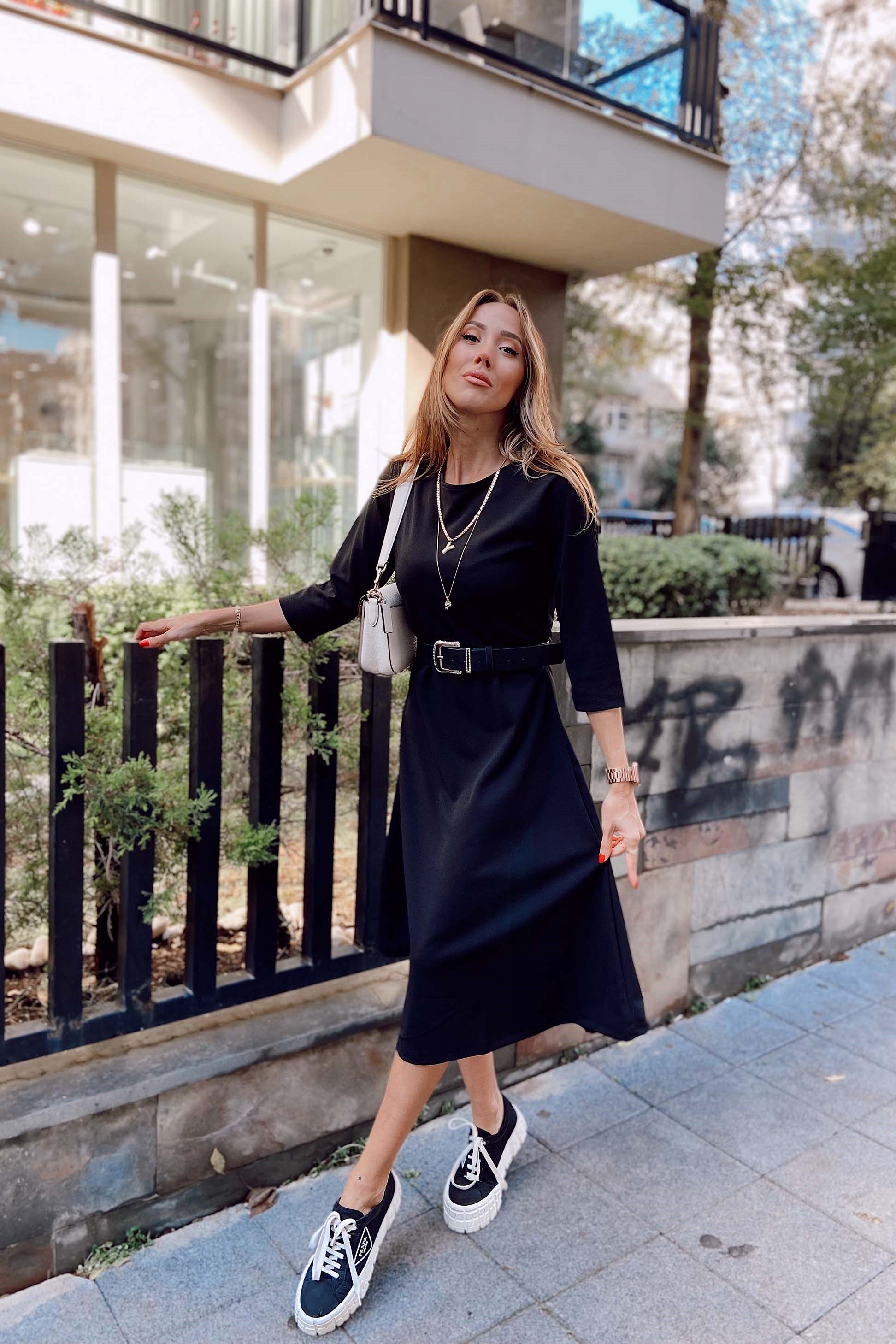 Bisiklet Yaka Çan Elbise Siyah